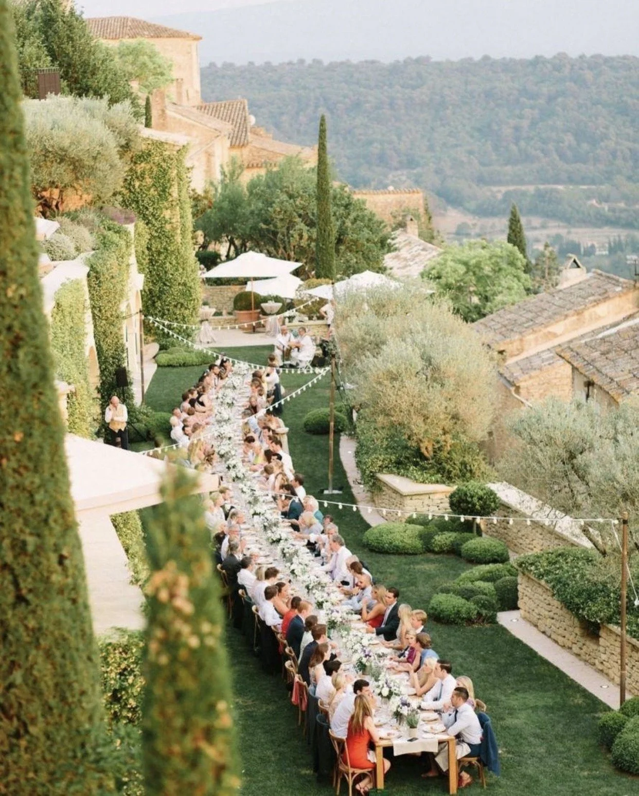 For couples planning a destination wedding in Provence or on the French Riviera, My Chic Event in Provence can assist you with every step of the planning process, from venue selection and design to coordination and on-the-day execution, ensuring a se