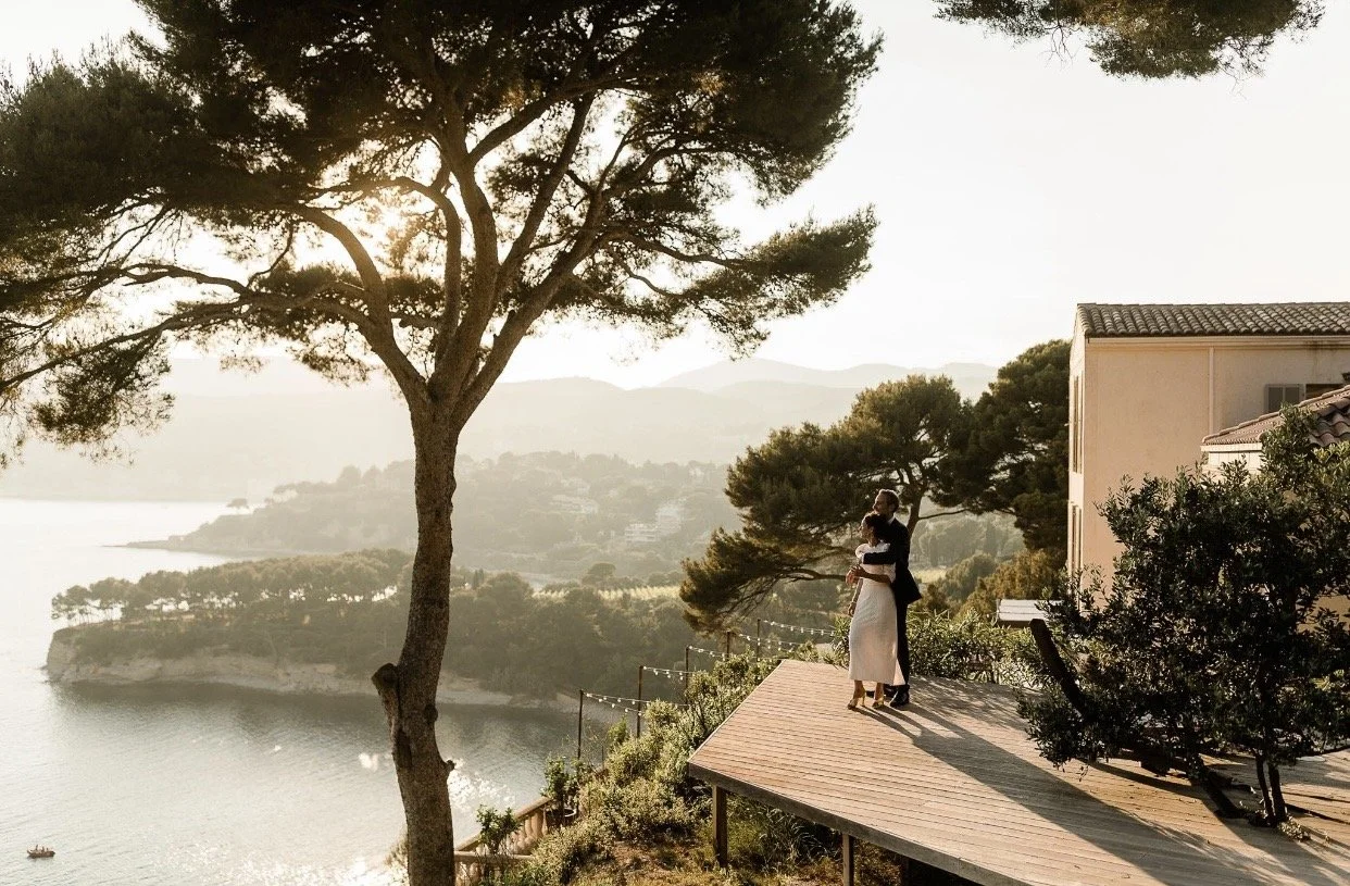 My Chic Event specializes in organizing bespoke weddings across France and the French Riviera, creating refined, tailor-made celebrations that reflect each couple’s unique vision. Whether in the elegance of Paris or along the sun-drenched coastlines 