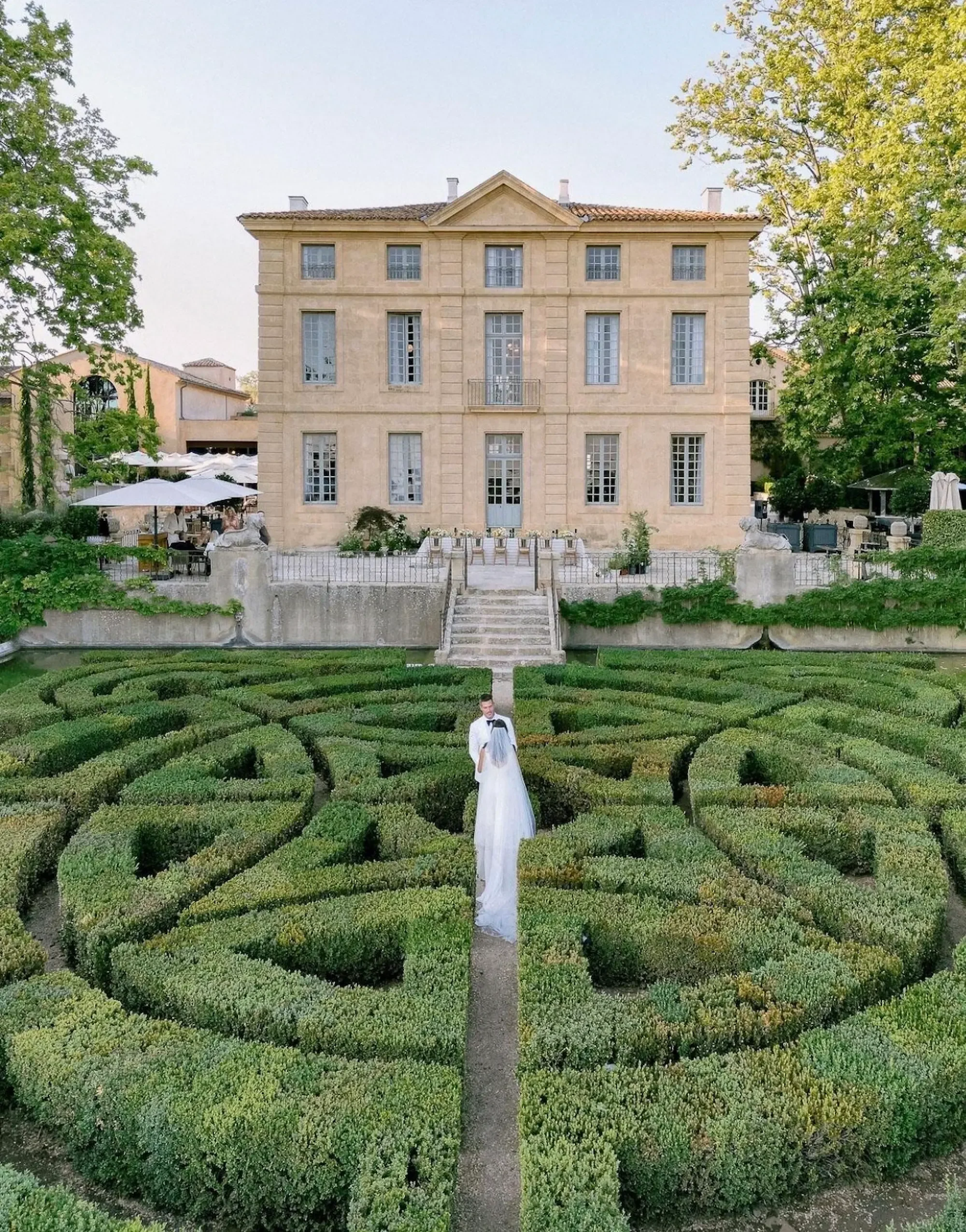 Château de la Gaude
Location: Aix-en-Provence, 30 minutes from Marseille Airport, 2 hours from Nice Airport
Capacity: 120 guests
Accommodation: 60 guests
Budget: ~€174,400