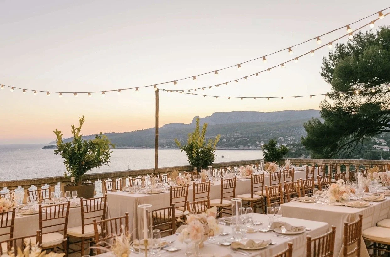 Château de Cassis
Location: Cassis, Provence, 40 minutes from Marseille Airport
Capacity: 130 guests
Accommodation: 22 guests
Budget: €18,000+