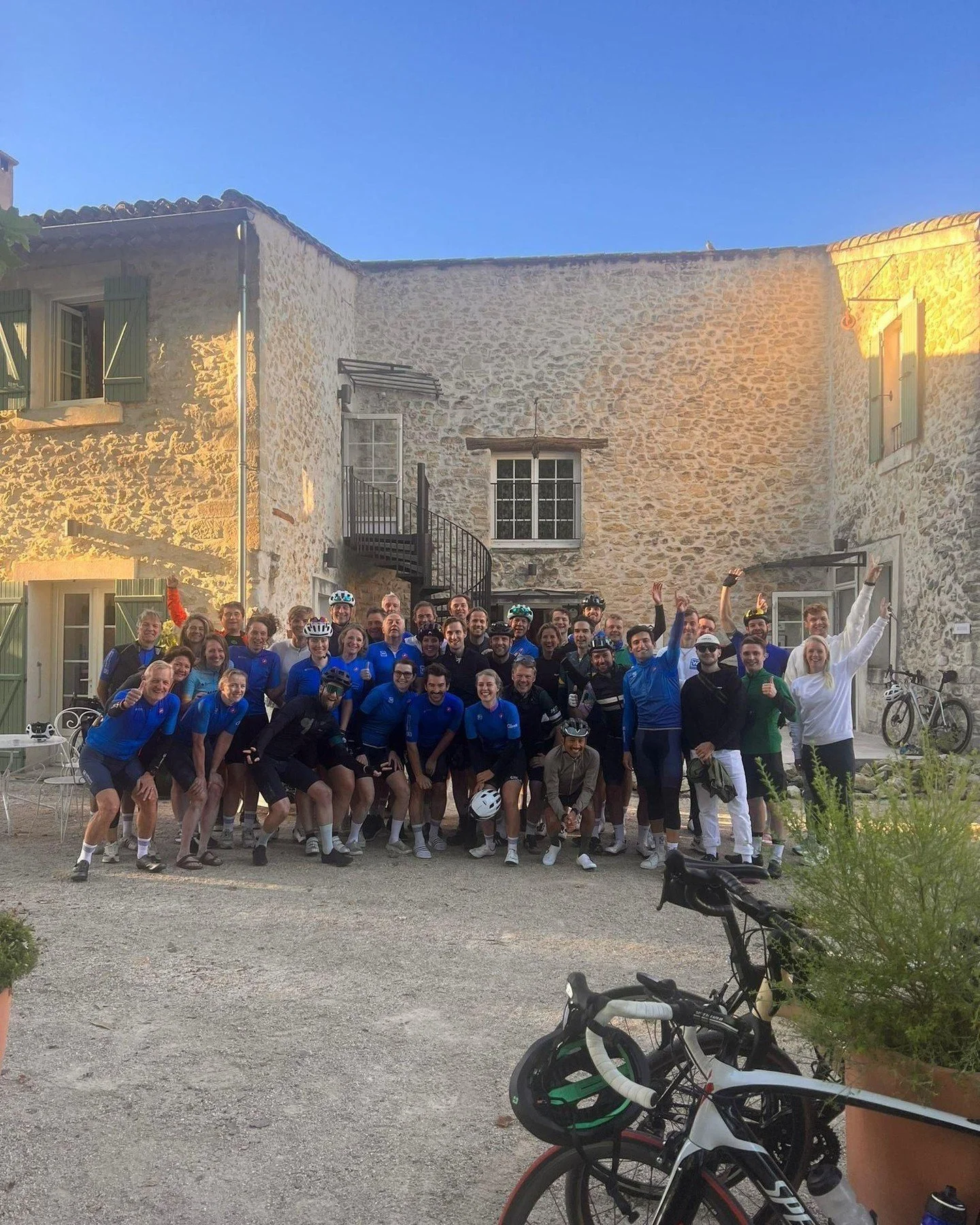 🏔️ 3 extra plekken over voor onze Ventoux Trip!

Woe 26 t/m zo 30 augustus fietsen we samen (rondom) de Mont Ventoux. Overnachting, ontbijt, diner, (optioneel) dagprogramma: allemaal inbegrepen voor &euro;799,-.
Samen met 45 anderen fietsen en verbi