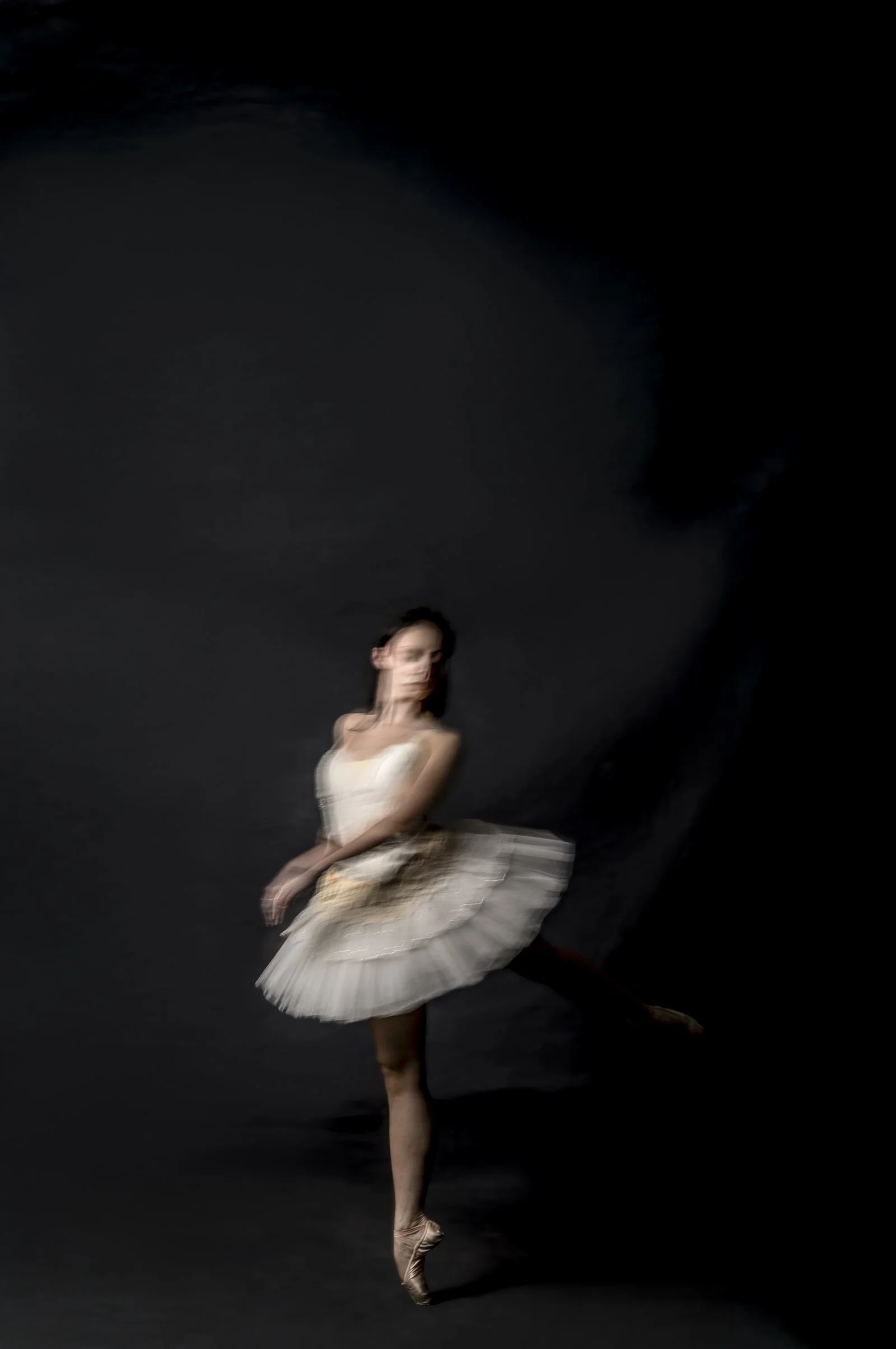 painterly-ballet-dance-photography-ethereal-white-tutu.jpg