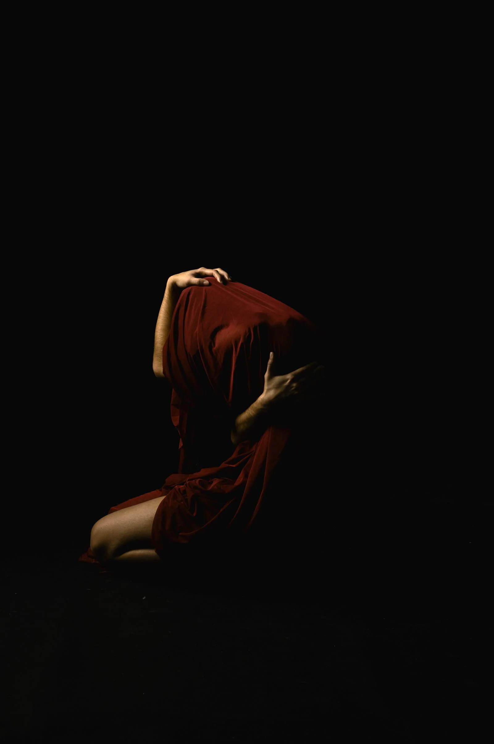 Minimalist composition from the Tension series, highlighting the texture of the drape.