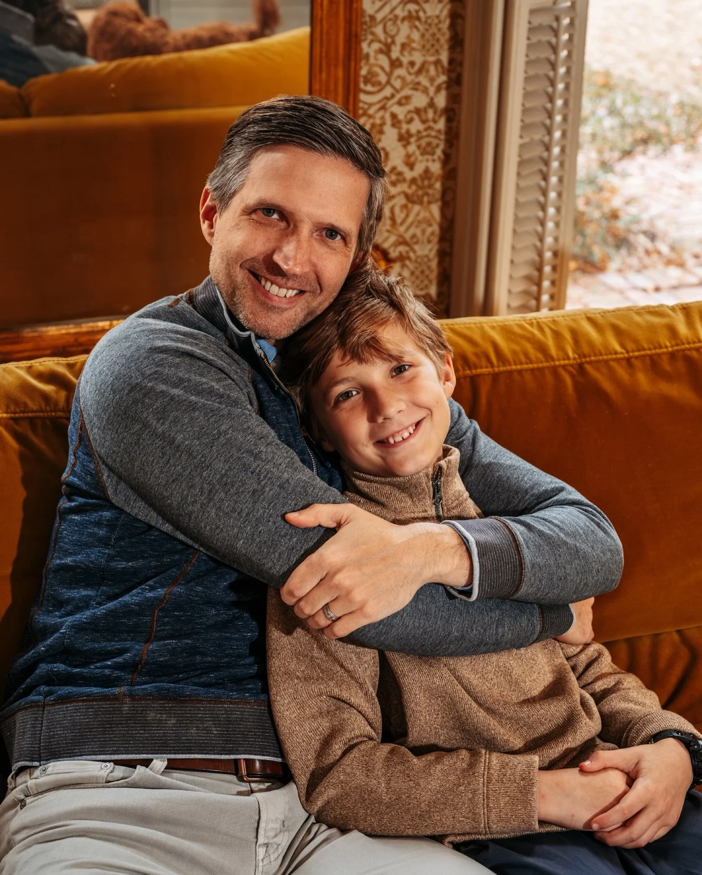 Where love lives, laughter follows, and home is wherever they are - So thankful to the Ganus family for letting me capture their holiday memories 🎁❤️