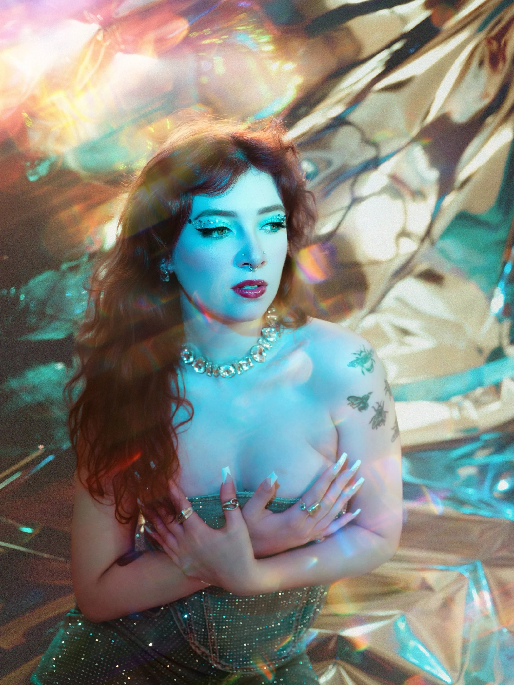 .
.
An exploration of light, color, and reflection 💎✨

Co-Collaborator: @thehedgephotography 
Creative assistant: @ericahaskettstudio 
Model: @sanglantte 
Studio: @cre8.memphis 

#shotonnikon #nikoncreator