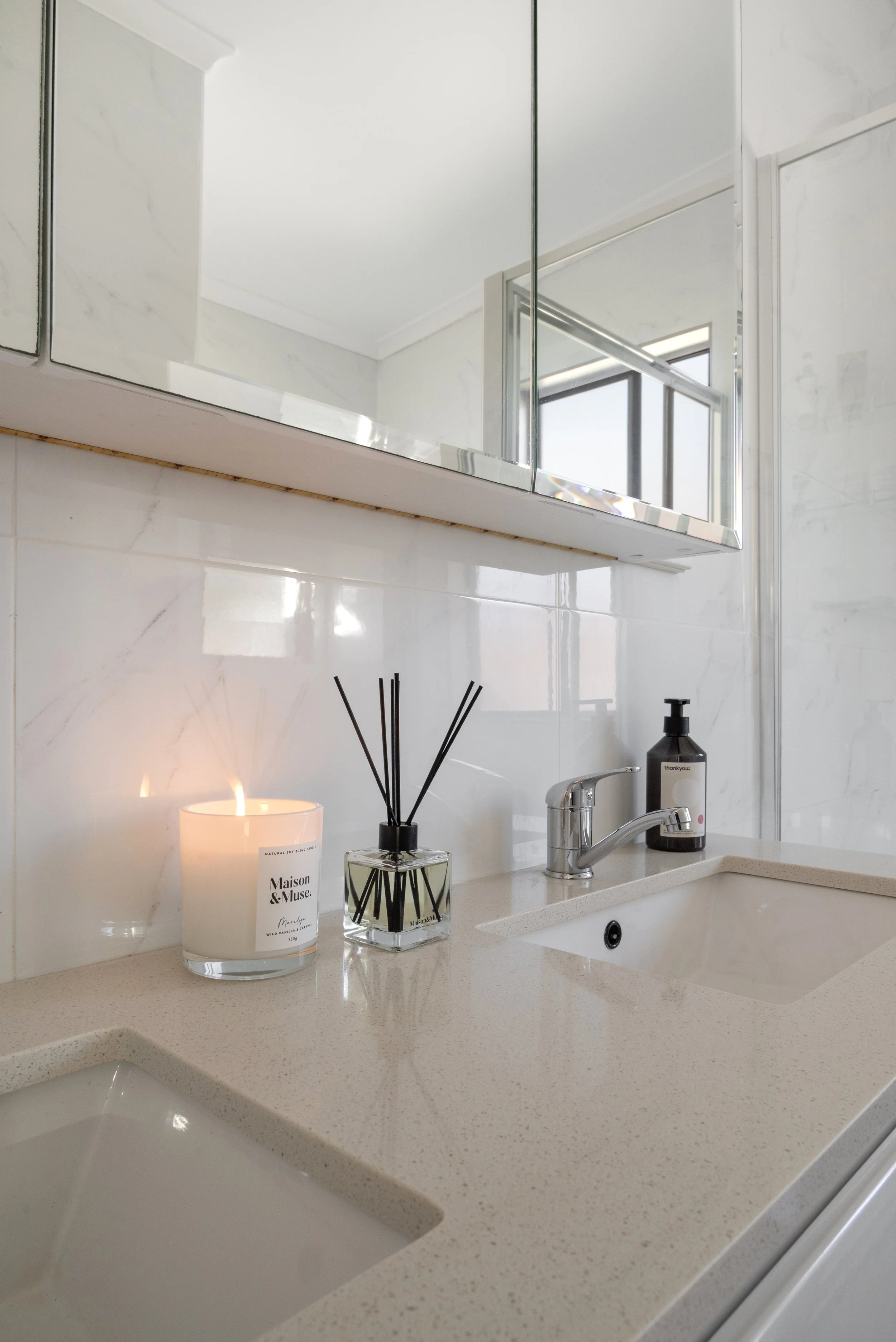 17.140 Wellington St Bondi - Bathroom3.jpg