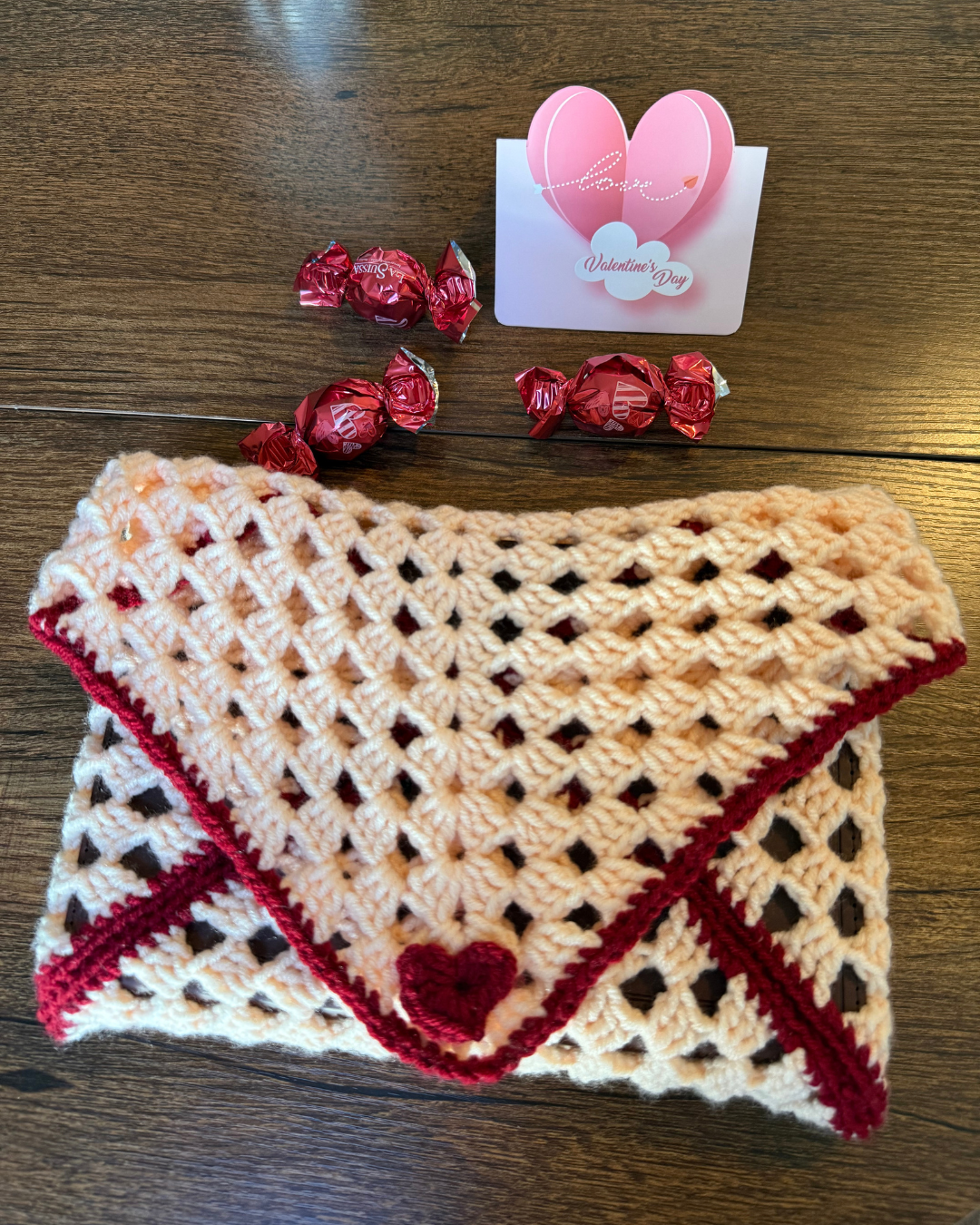 crochet-book-sleeve-valentine.png
