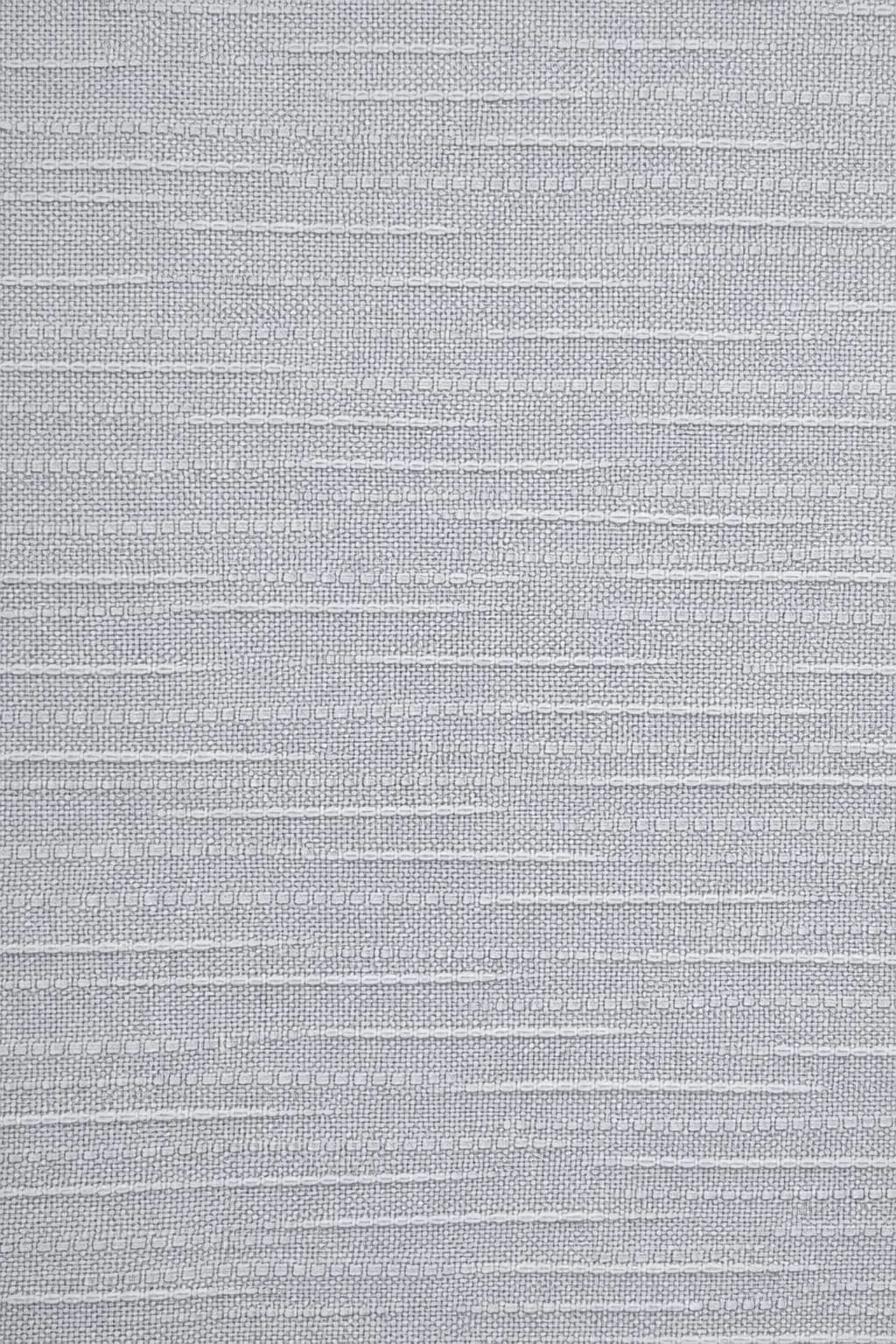 8221