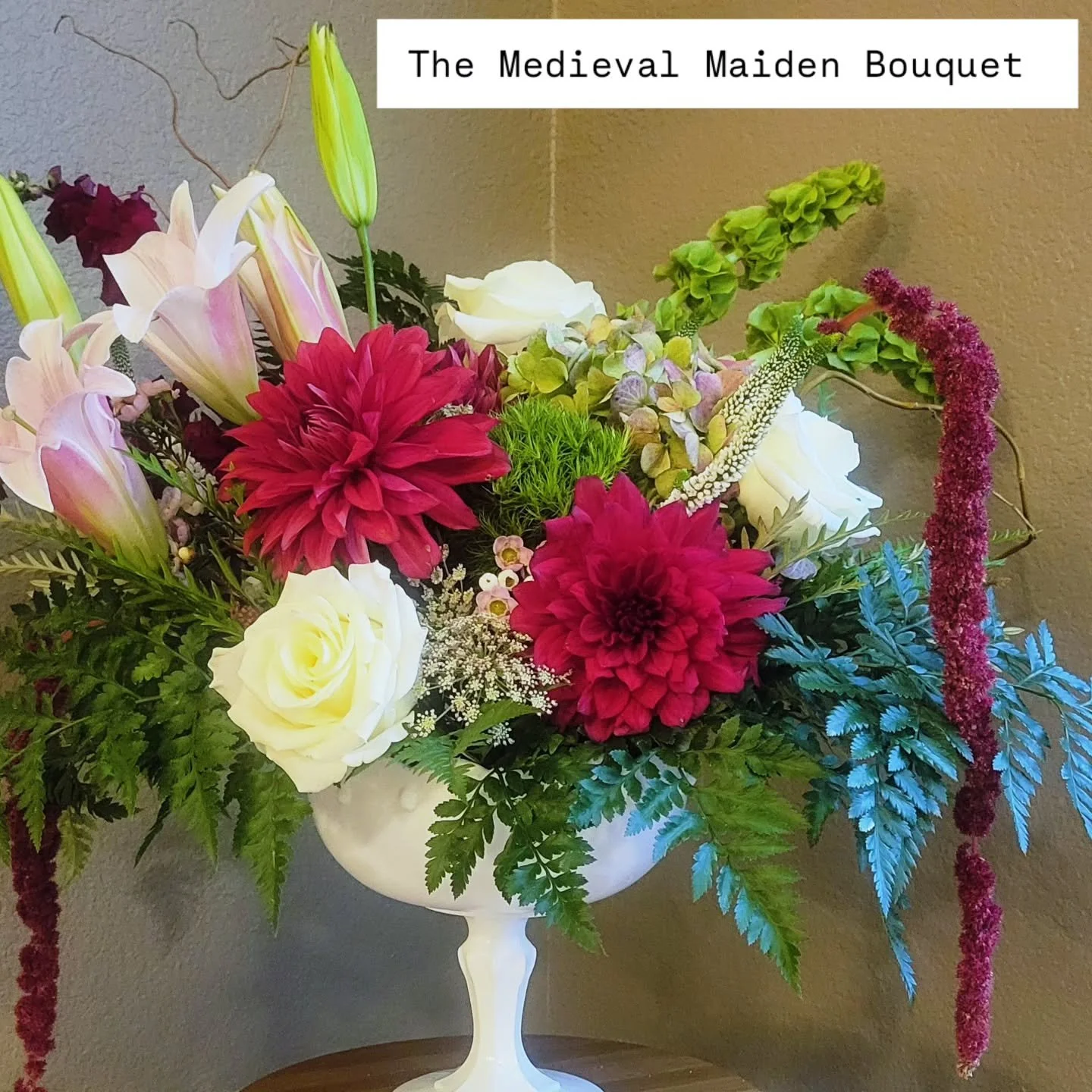 🏰👸🏾After consulting with another client, I wanted to present an Irish old world feel that felt like Nature herself. Thus, The Medieval Maiden was born! I couldn't stop smelling the polar star roses, lilies, and bells of Ireland on my way to delive