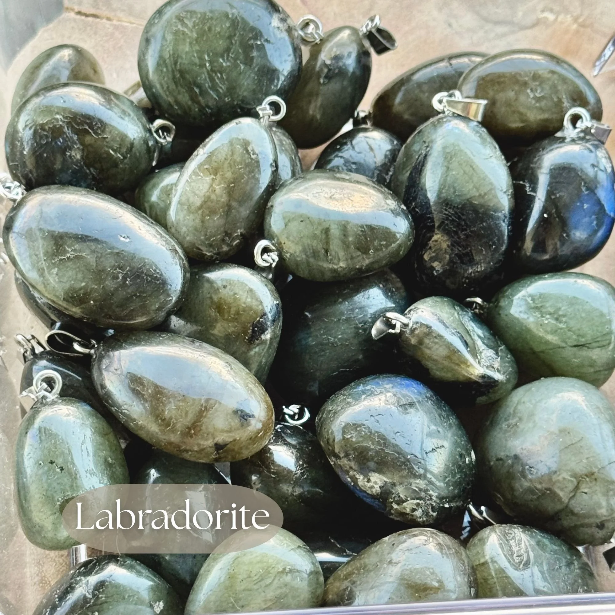 Labradorite 2.jpg