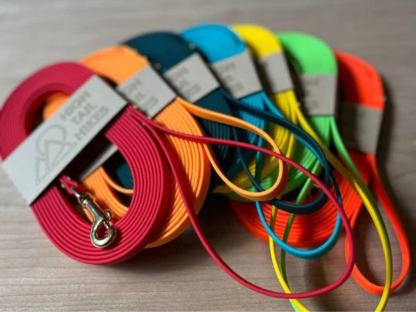 High Tail Hikes Leashes