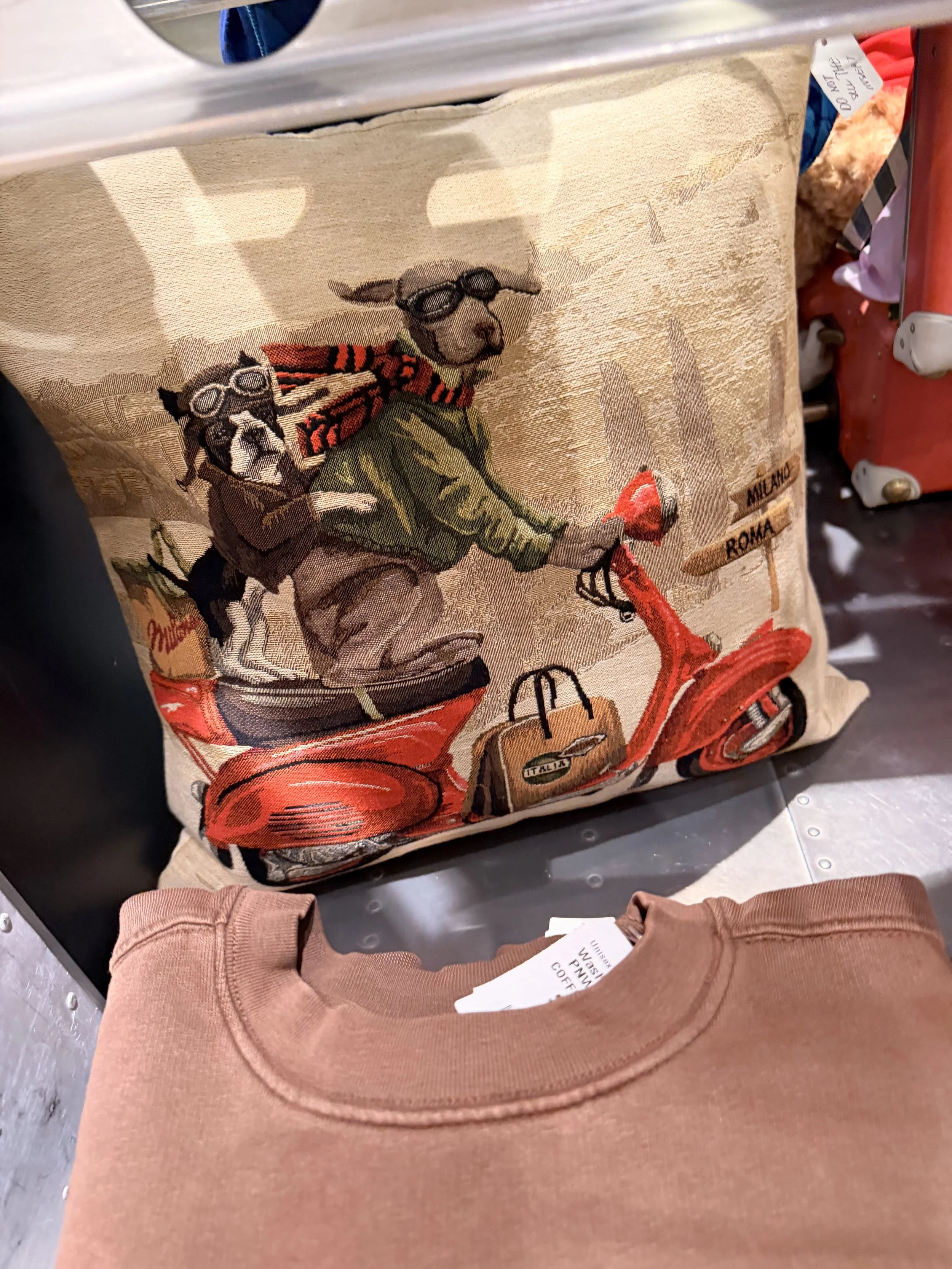 seatacmerch5.jpg
