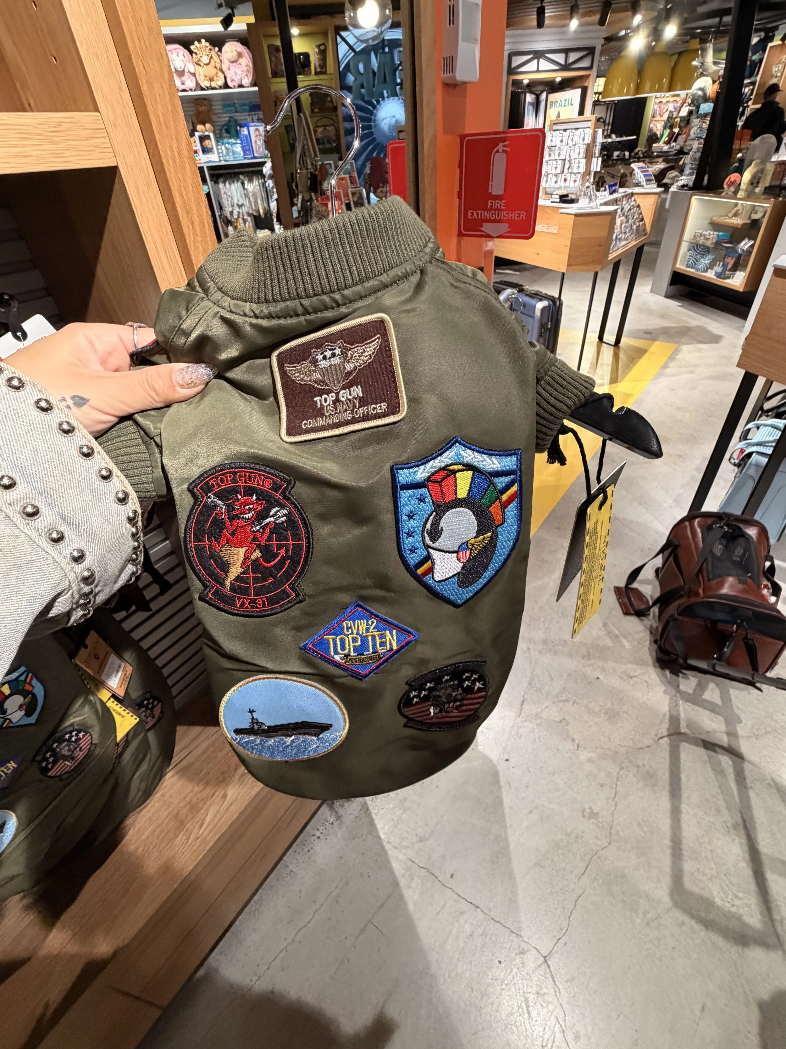 seatacmerch6.jpg