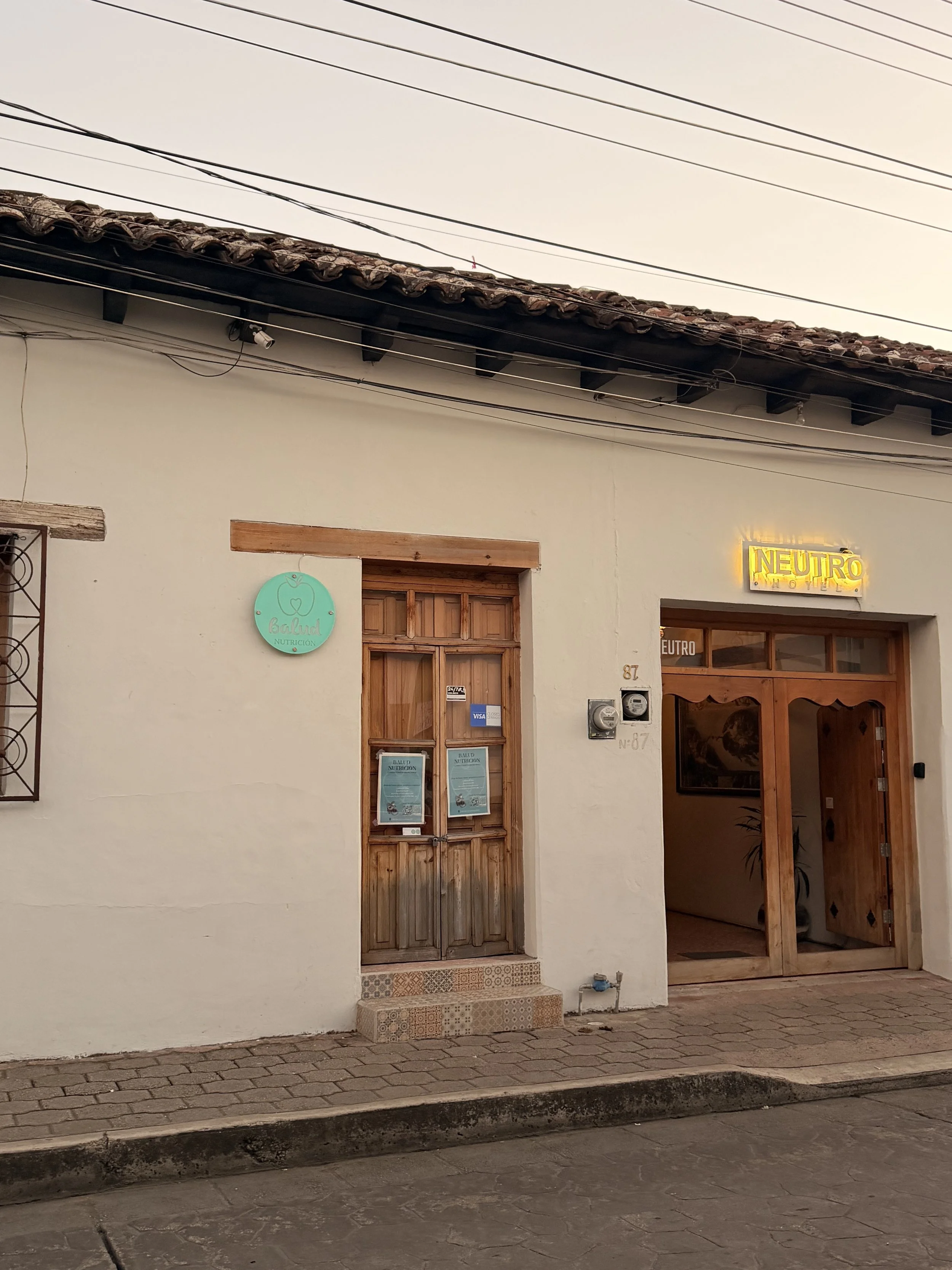 cosmoneutrohotel7.jpg