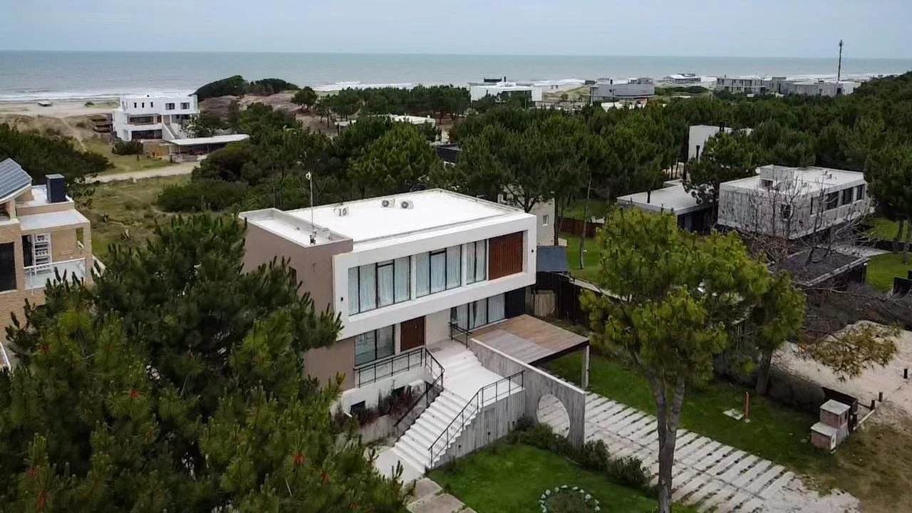 Marítimo 2, Costa Esmeralda