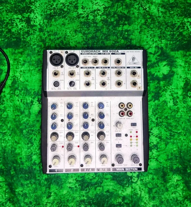 Behringer 2ch mixer