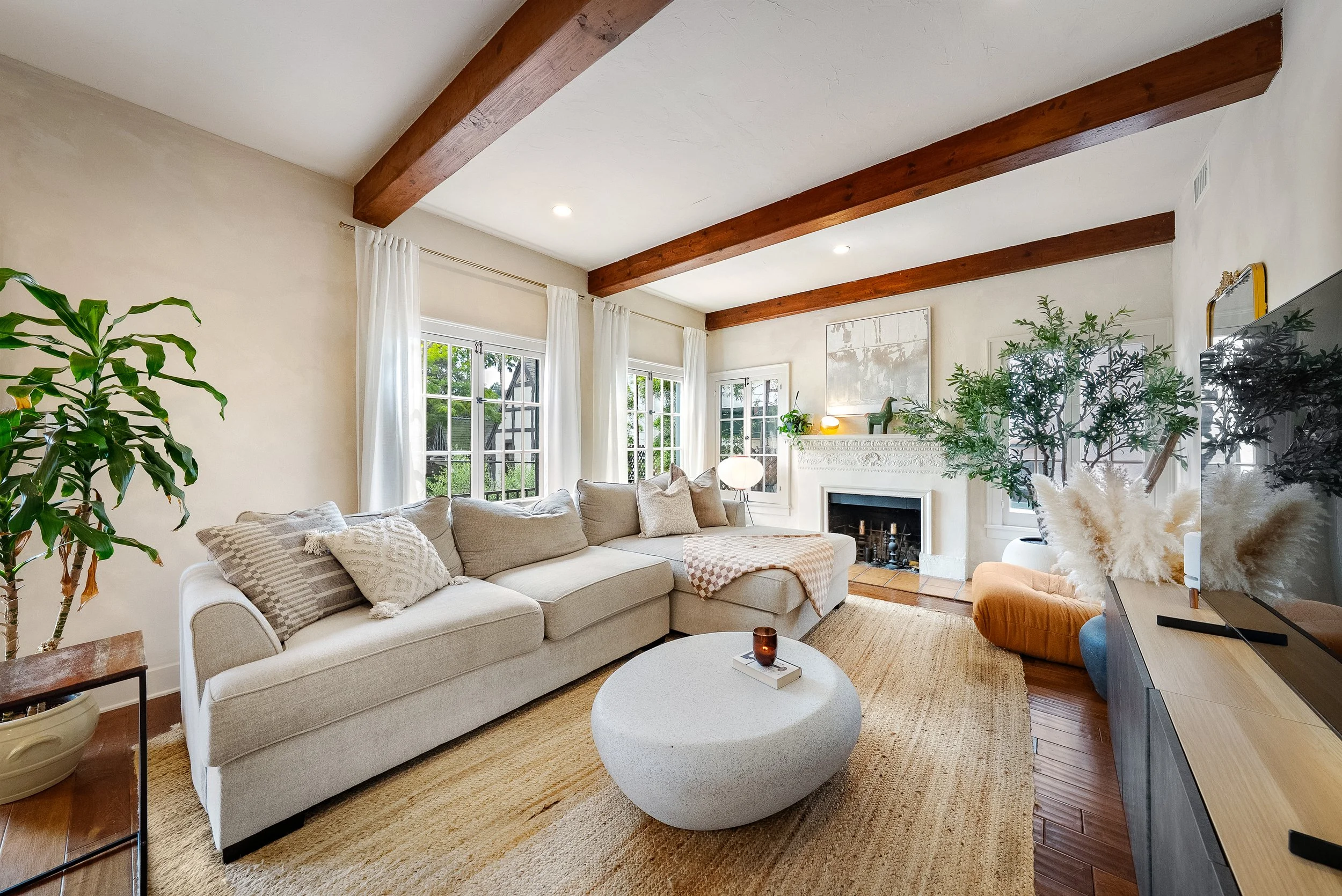 Los Angeles real estate photography by The Edit Haus, featuring professionally captured residential interiors, architecture, and design.