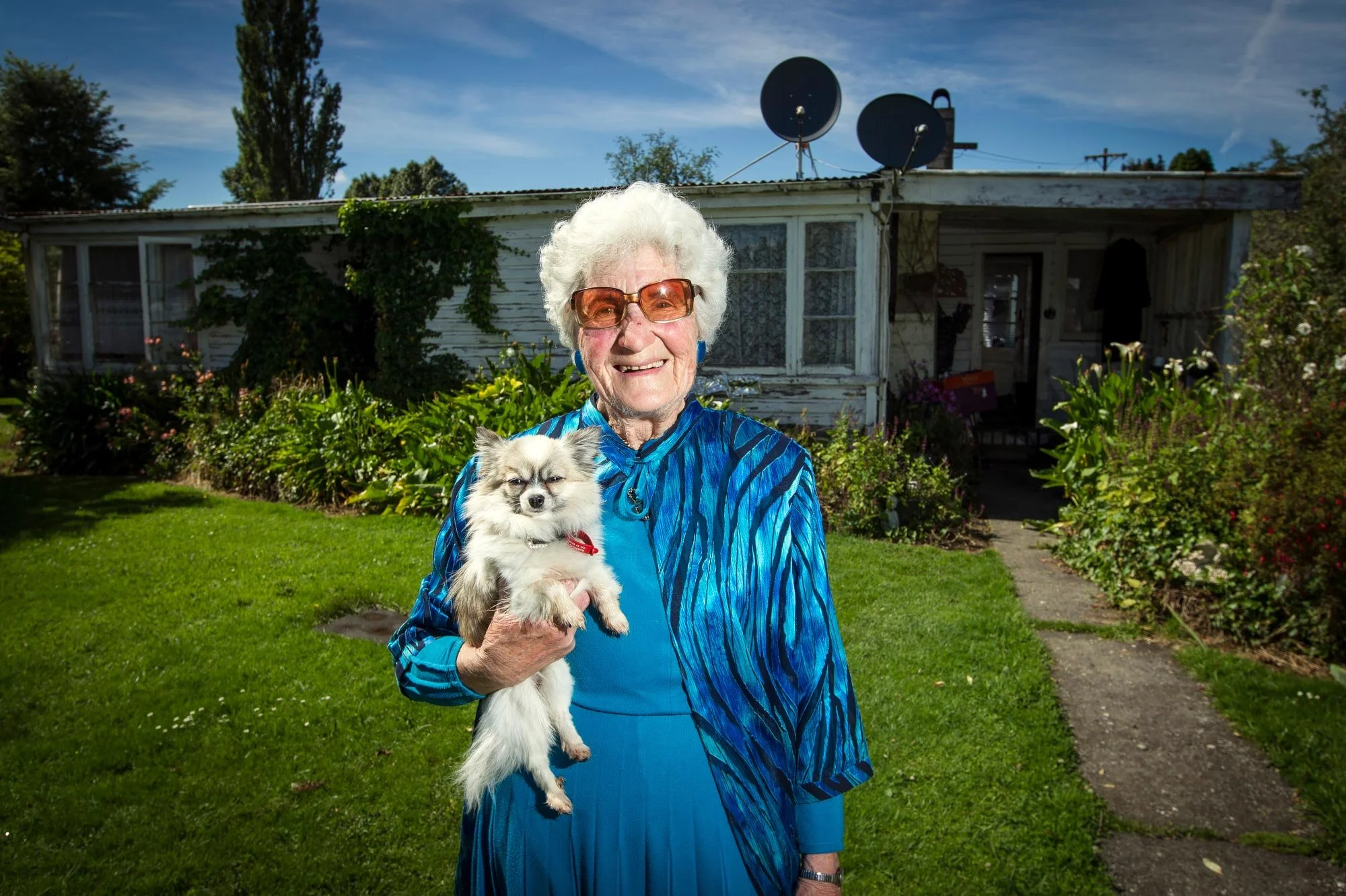 Longtime Ohura resident and Chaplin, Hazel Wilson with her dog Bella.
Photograph by Michael Craig