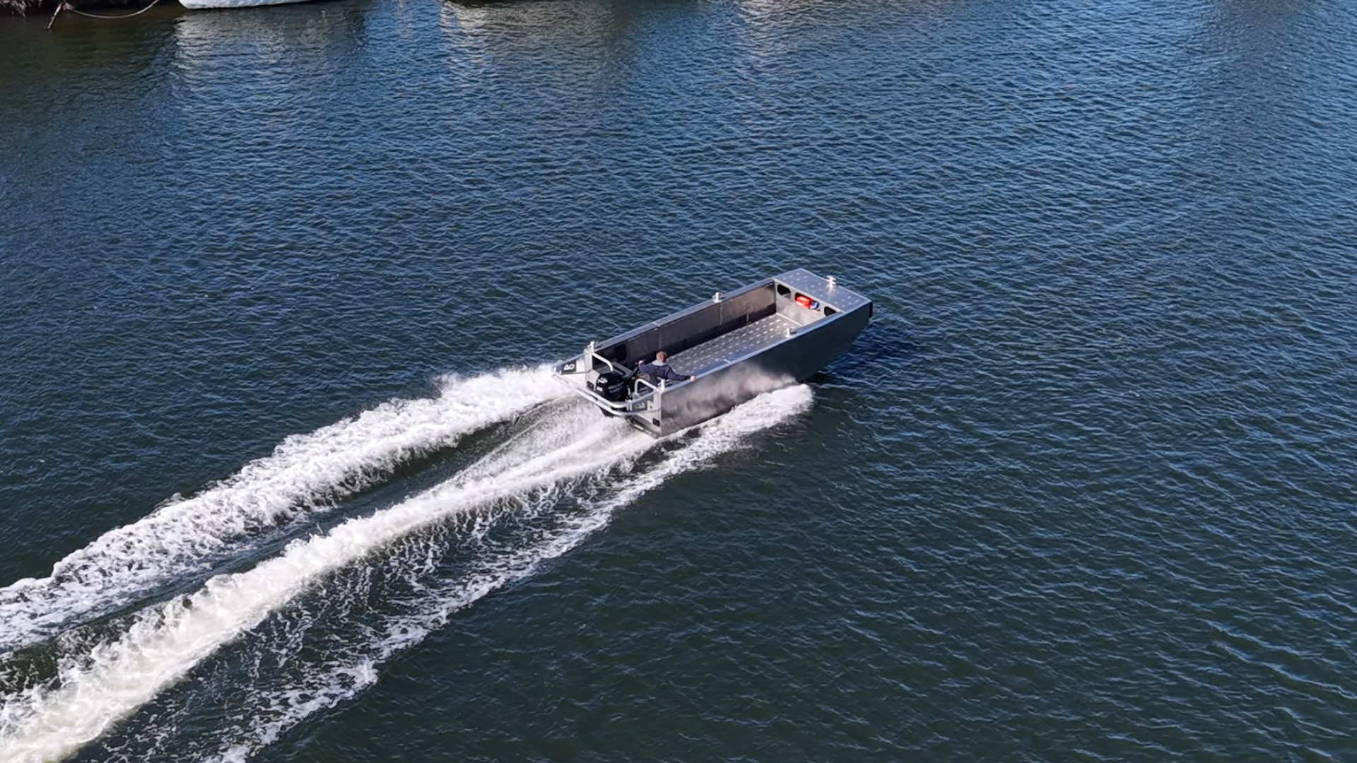 TUC590_Boat & Trailer_1920x1080_4.png