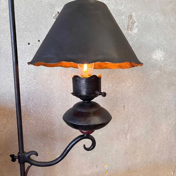 Monterey Furniture Early Wrought Iron Table w: Lamp 3.jpg