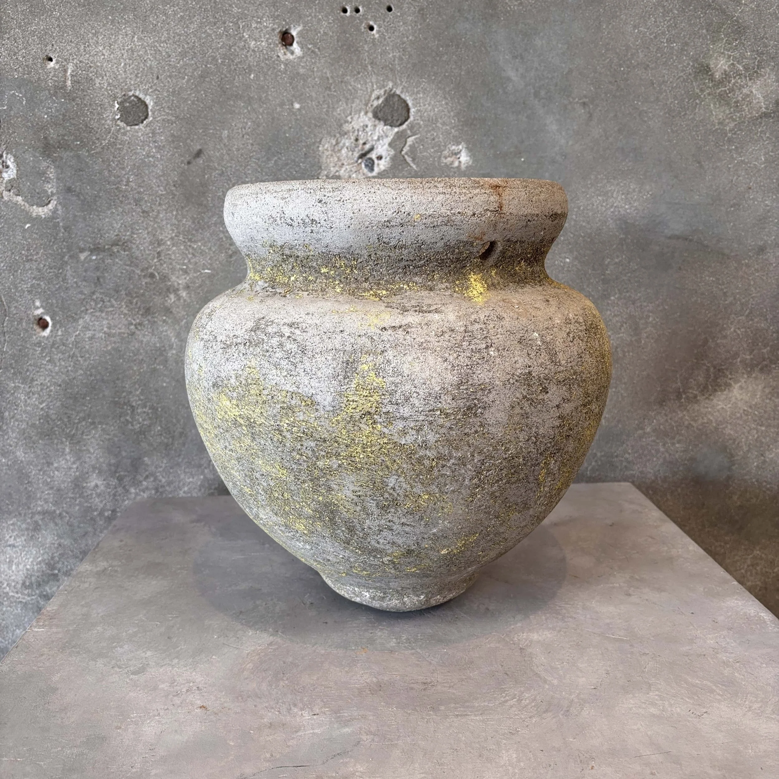 Hillside Pottery Concrete Planter Hanging Pot In Iron Stand 3.jpg