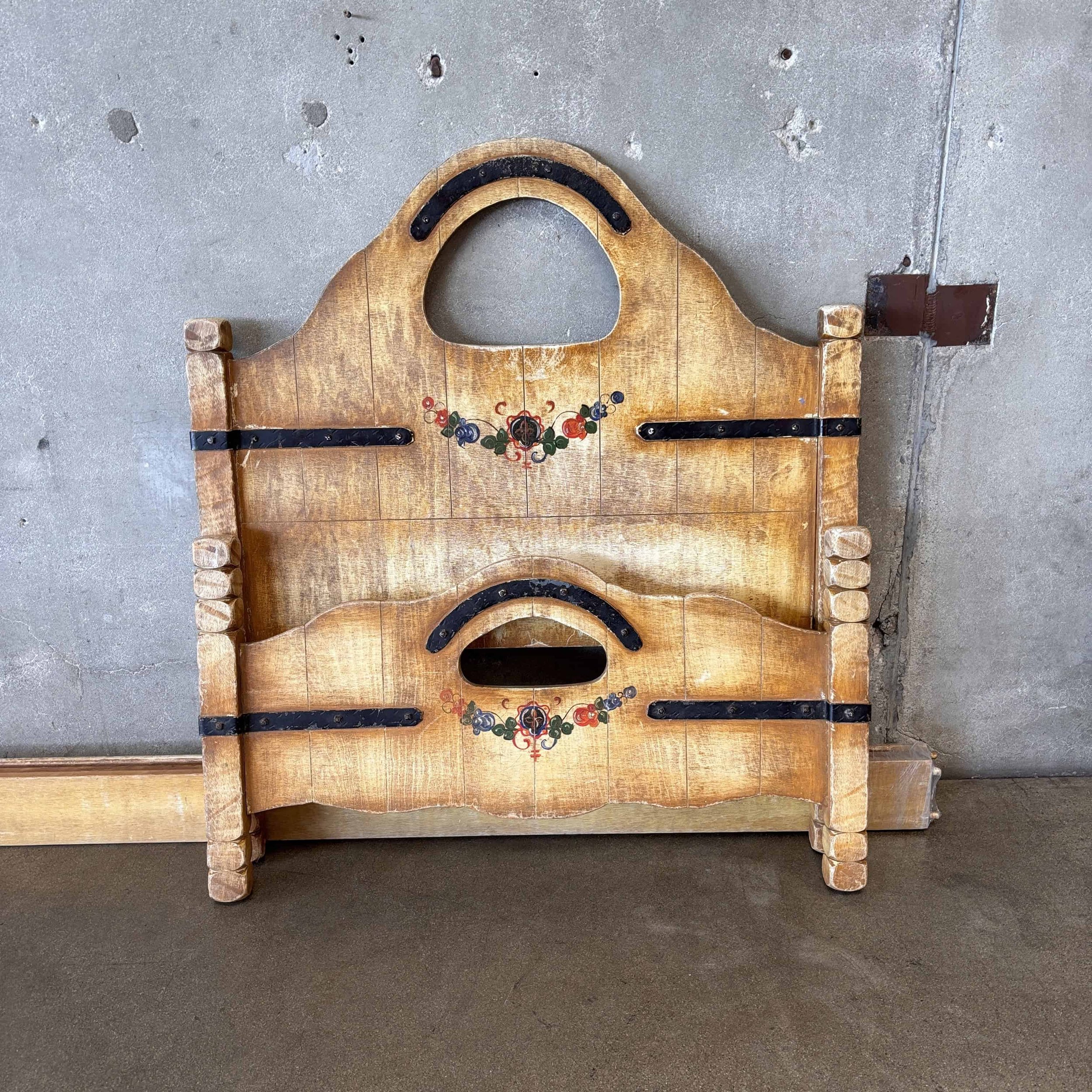 Monterey Furniture Straw Ivory Twin Bed