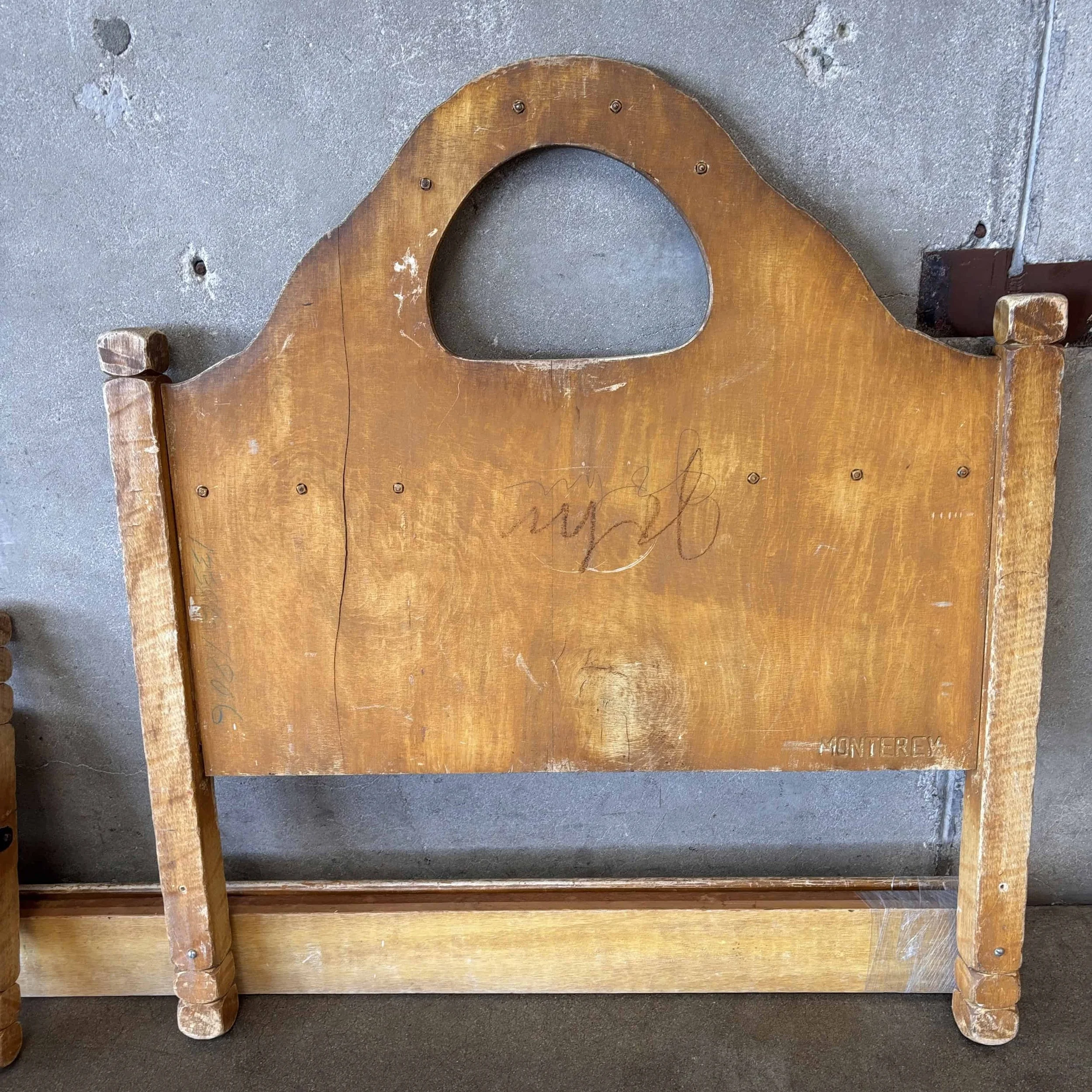 Monterey Furniture Straw Ivory Twin Bed 2.jpg