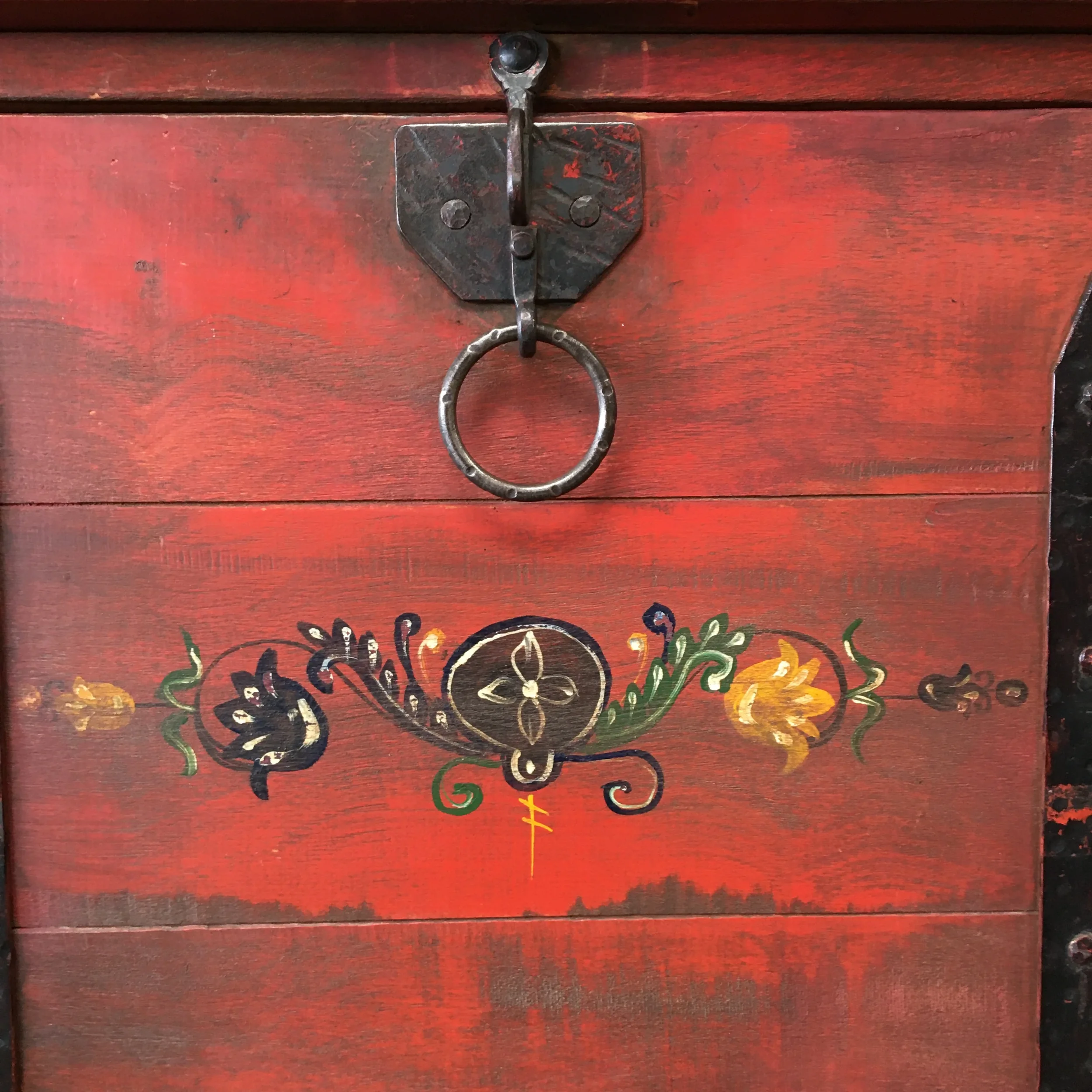 Red Vaquero Monterey Furniture Desk 1.webp