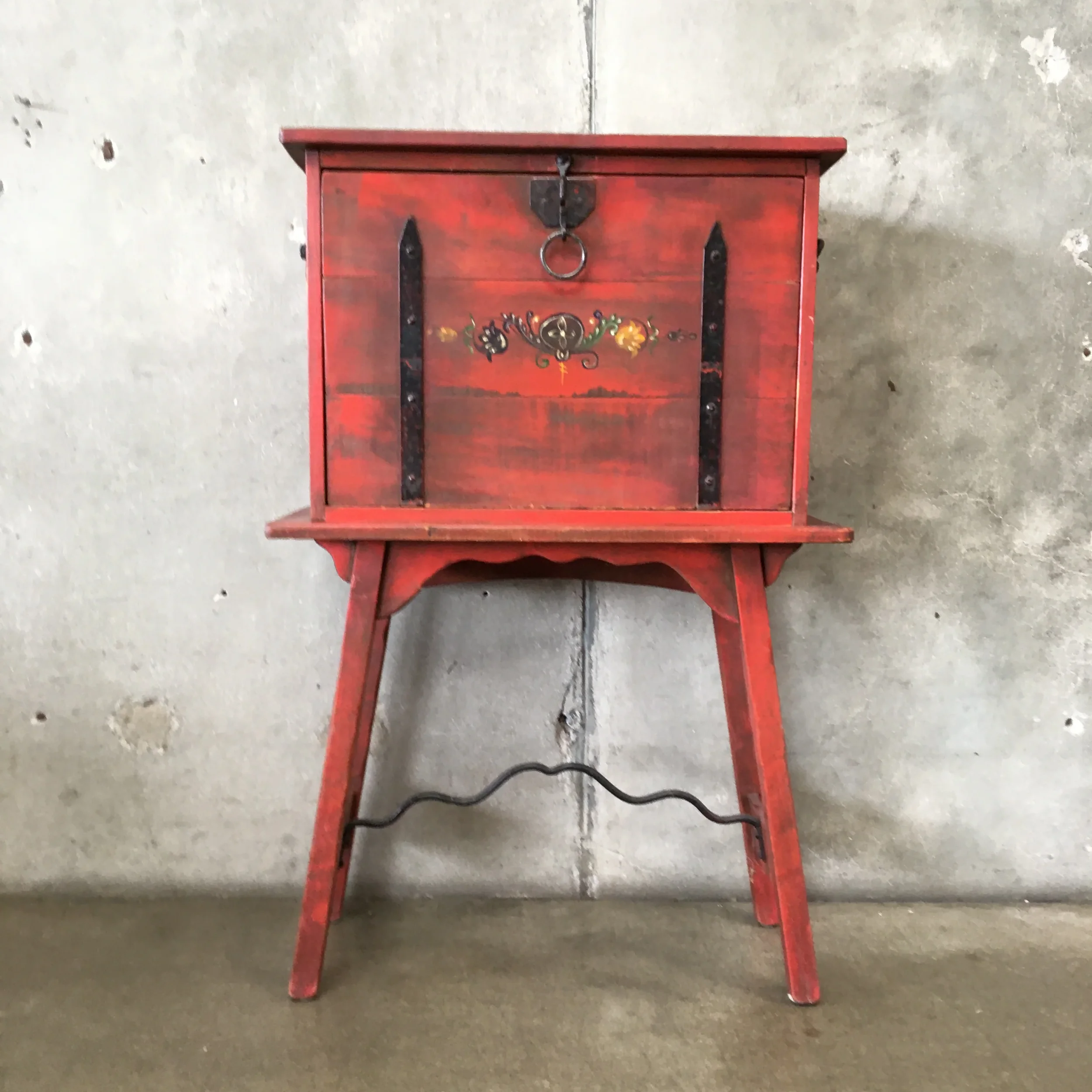 Red Vaquero Monterey Furniture Desk