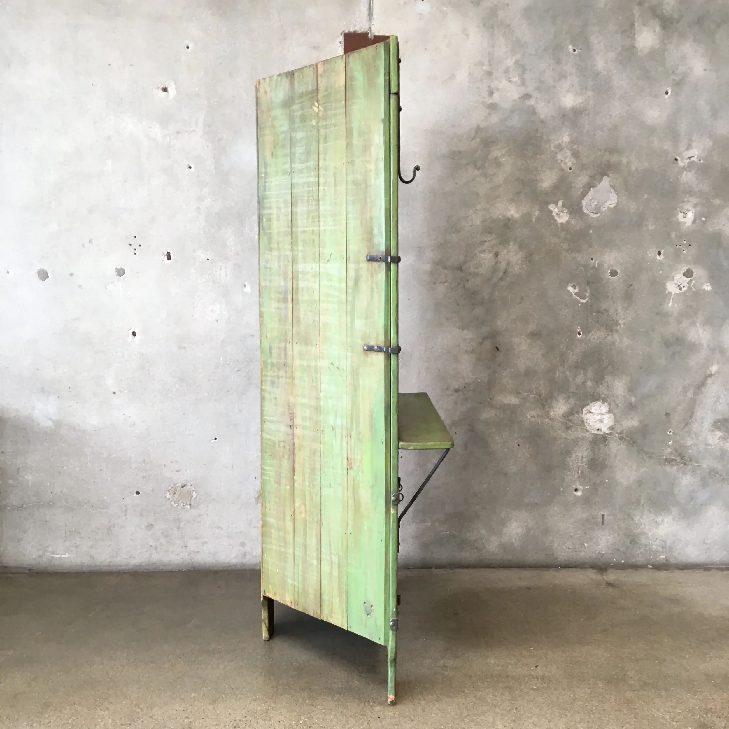 1930's Monterey Furniture Green Corner Cabinet 3.webp