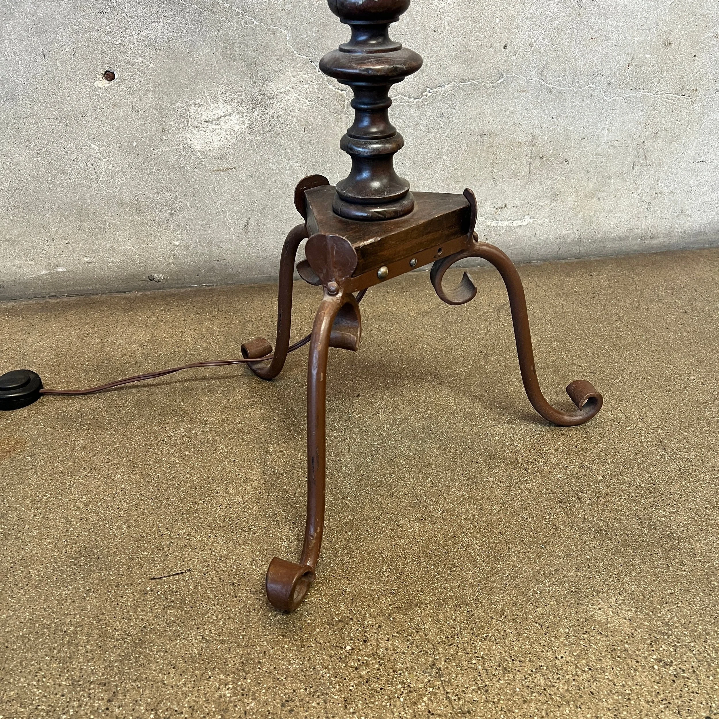 Monterey Lamp Early 1930's3.jpg