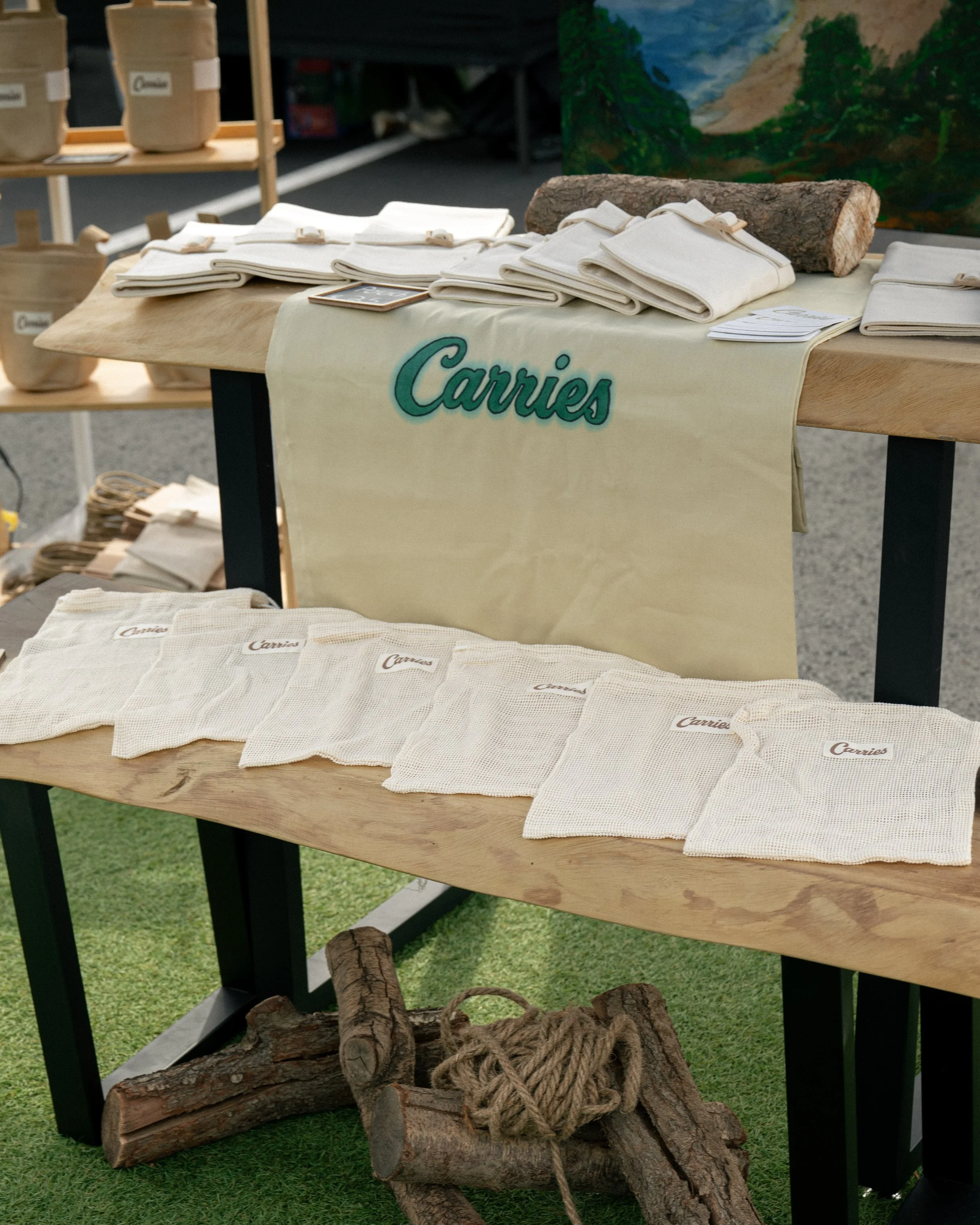 Look out for our booth this Sunday at the @southparkshoplocal Market! Scroll to see what we are bringing 🍃

Chalk Bag: Jute burlap lined with cotton for all climbing adventures! 🧗

Carry Out Mesh Bag: 100% cotton stuff sack with open threading leav