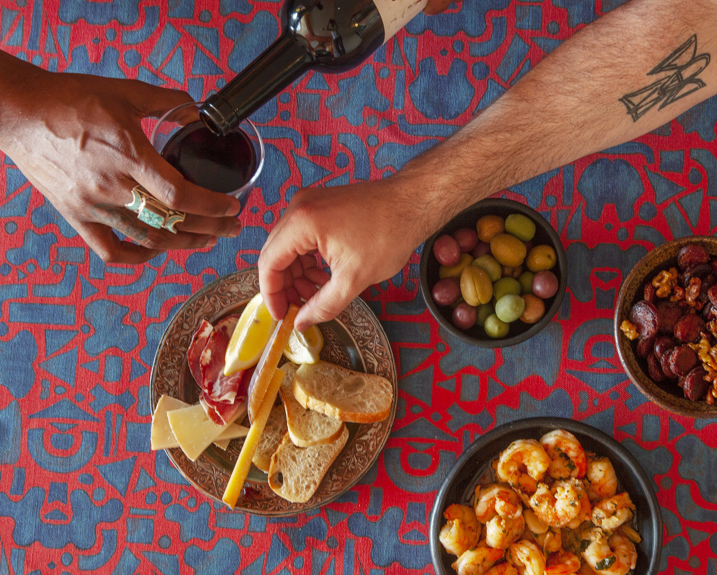 mosaico pom and ink - styled shot - hands.jpg