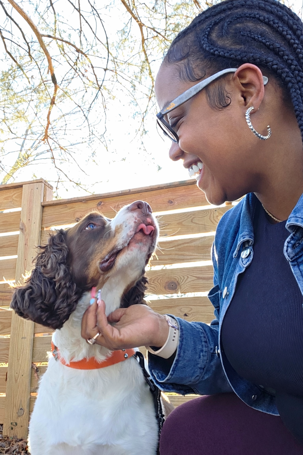 Ree and client, Jerry, working on reactivity training. Jerry is reactive to dogs & small animals but with proper coaching, now calmly passes anything in his path. Leash pulling and overall animal aggression, managing protection insticts calmly.