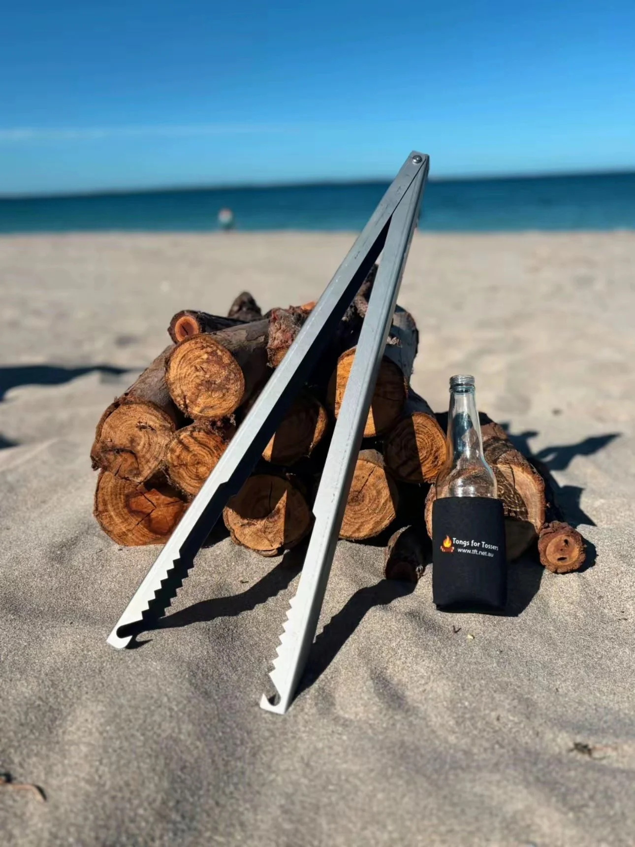 Different view, same great Aussie product, Tongs for Tossers, built tough