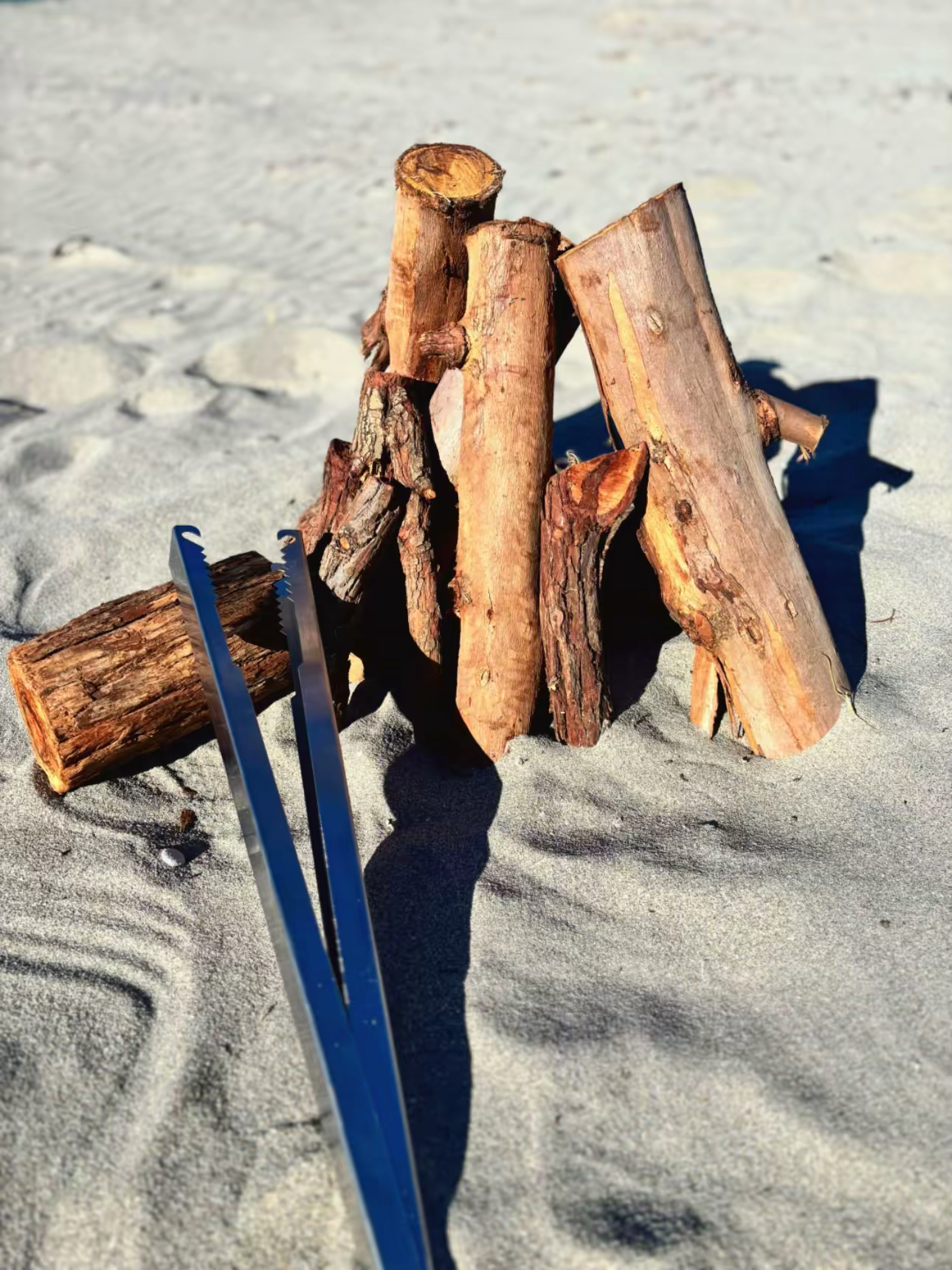 Beach Camping with the fantastic Tongs for Tossers