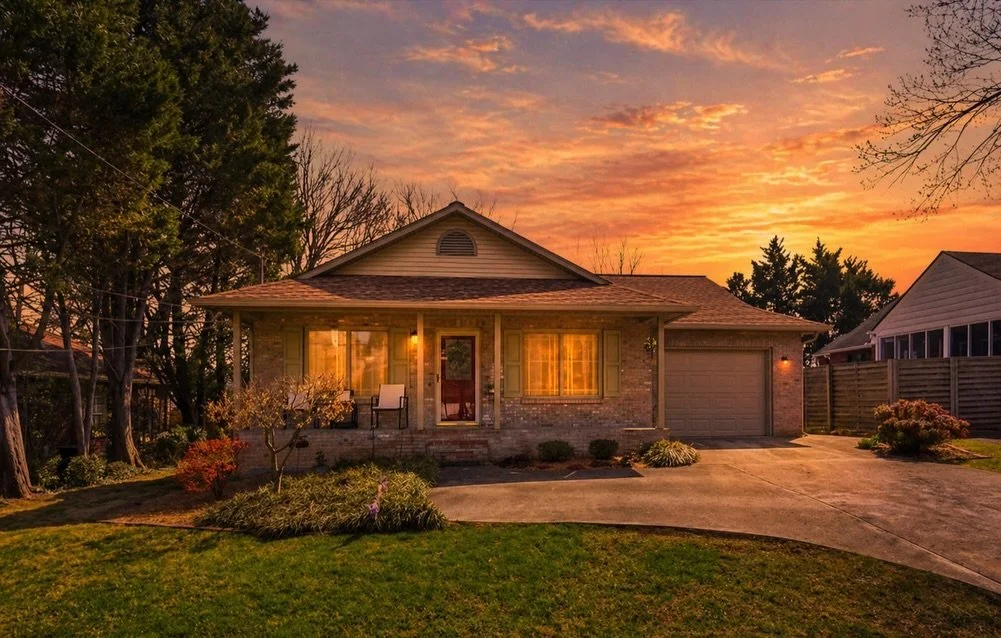 2 closings this week ✨🏡

Congrats to my buyers&mdash;so happy for you both and this next chapter!!