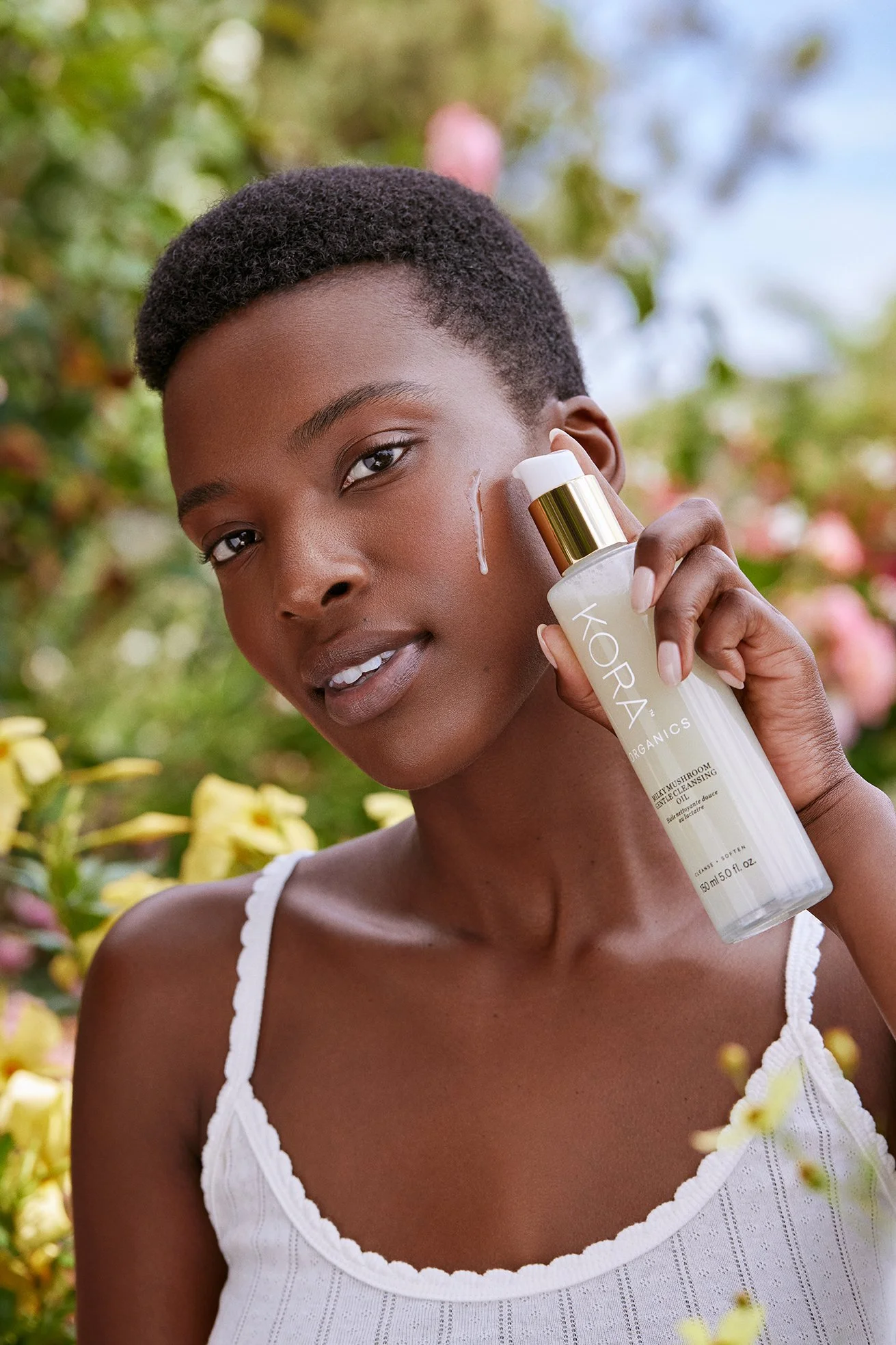 20240717_KORA_Shot_08_MMCleanser_Anna_02034 copy.jpg