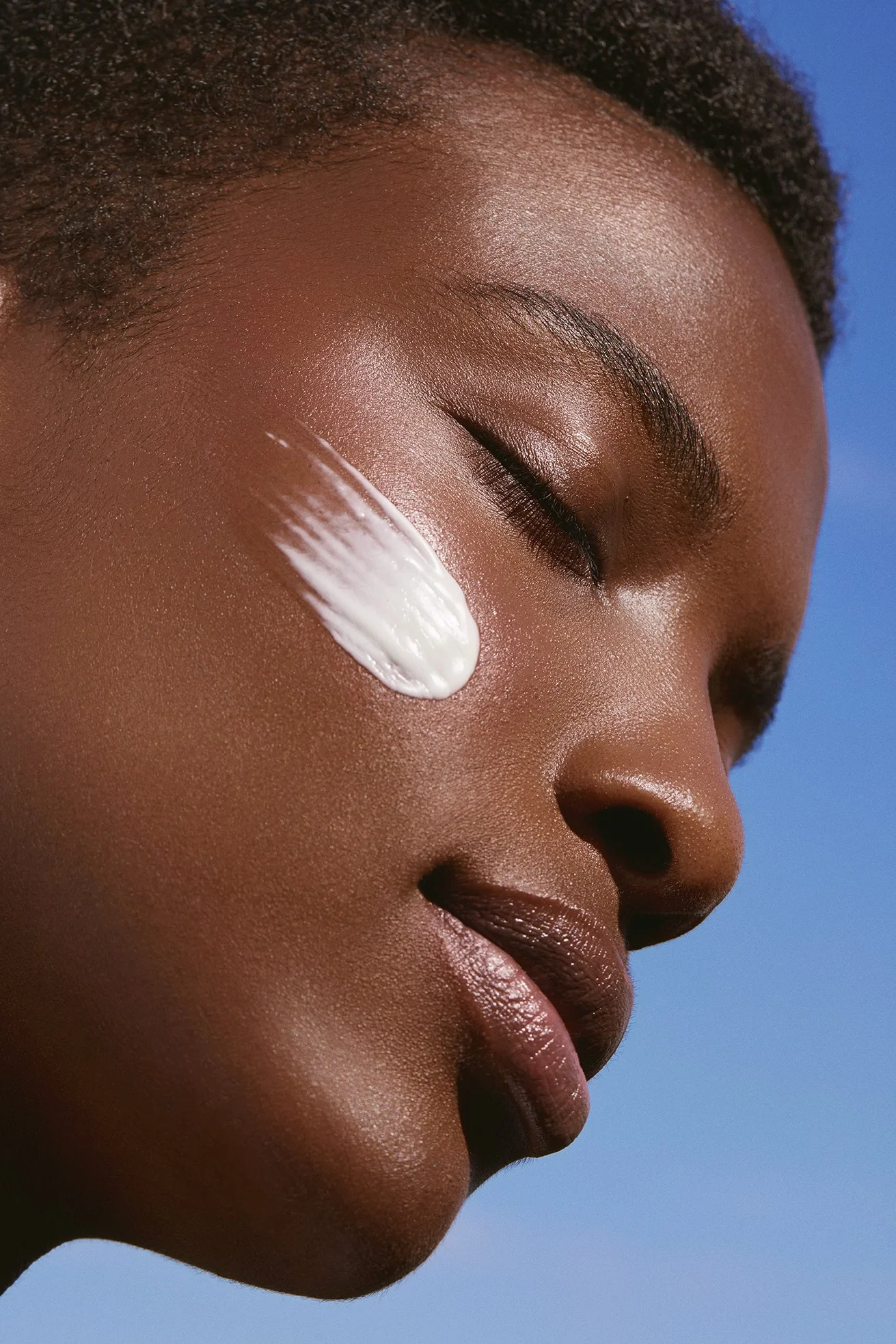 20240717_KORA_Shot_23_AAMask_Anna_04461 1.jpg