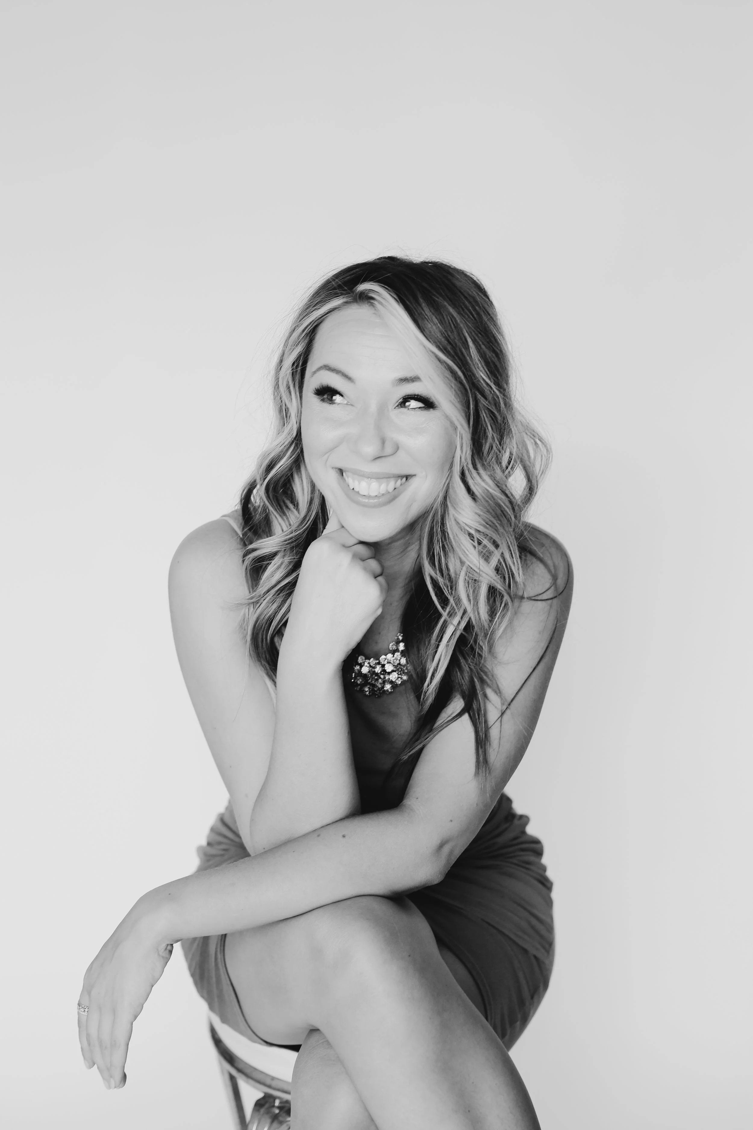 Women online breakup, relationship loss, divorce, infidelity, betrayal, grief therapist offering individual therapy in California.
