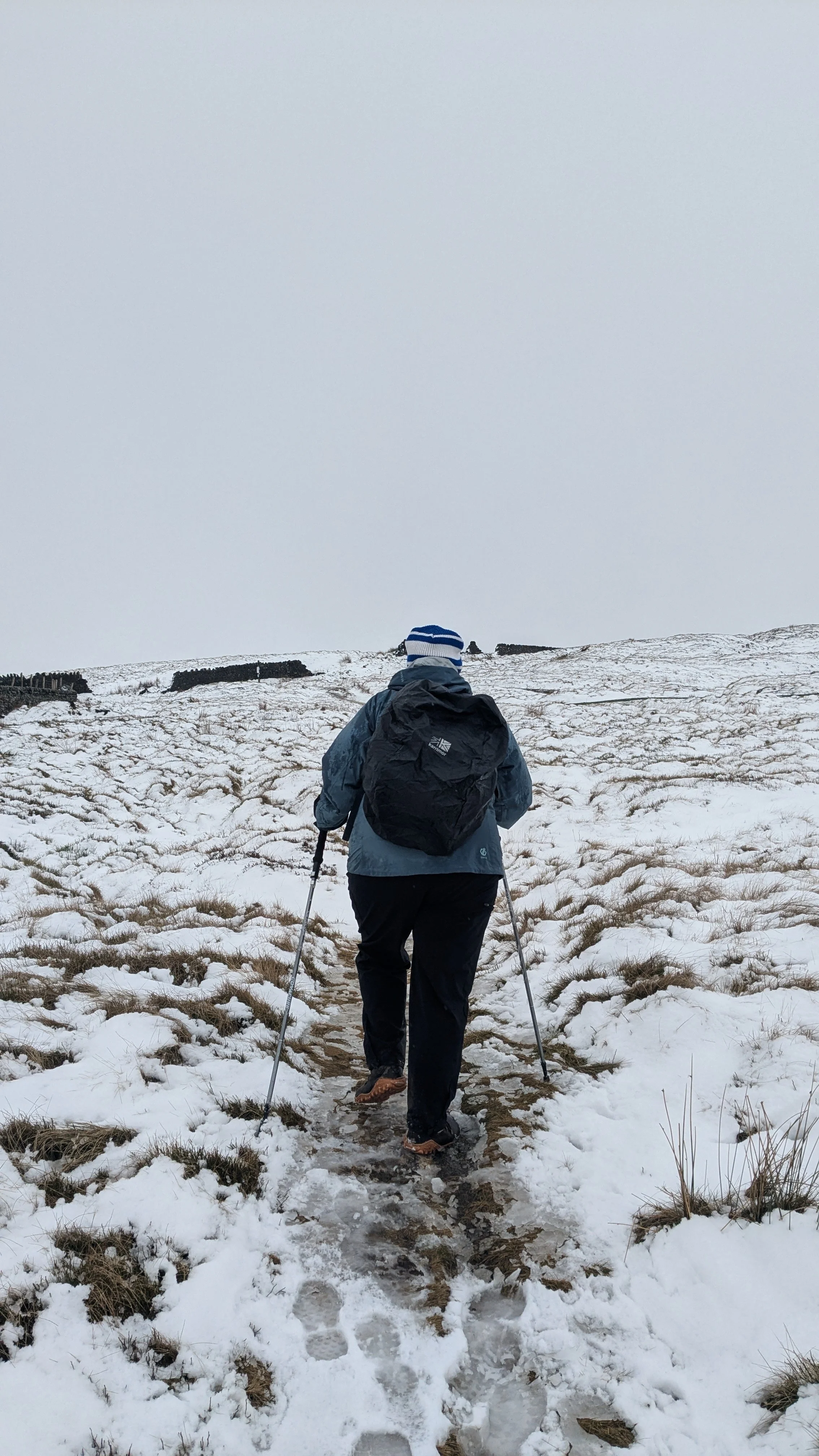 snowy-haworth-hike.jpg