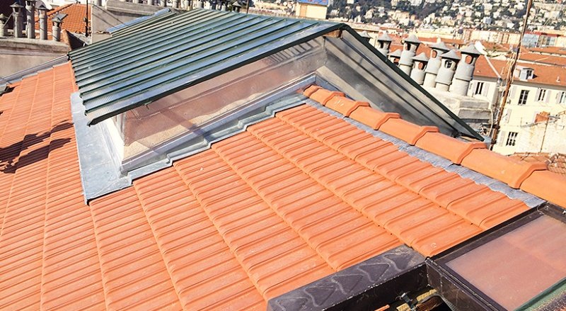 Rénovation de la couverture en tuiles de Marseille d’un bâtiment à Nice – Clemenceau