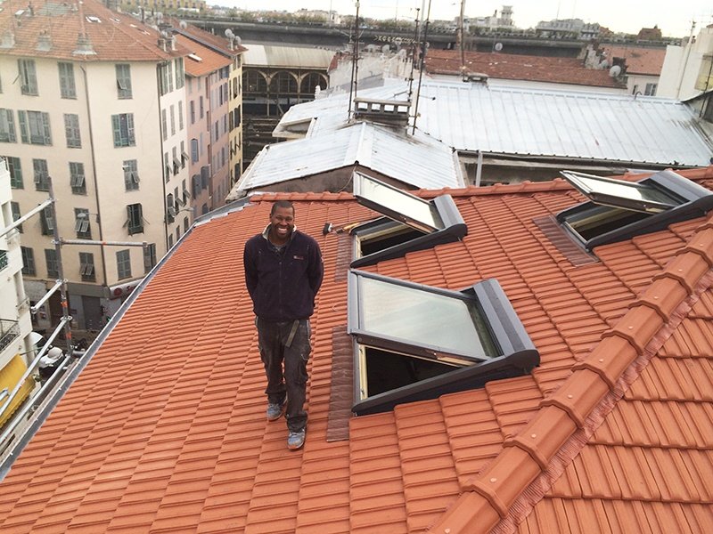 Rénovation d'une charpente et couverture en tuiles de Marseille à Nice