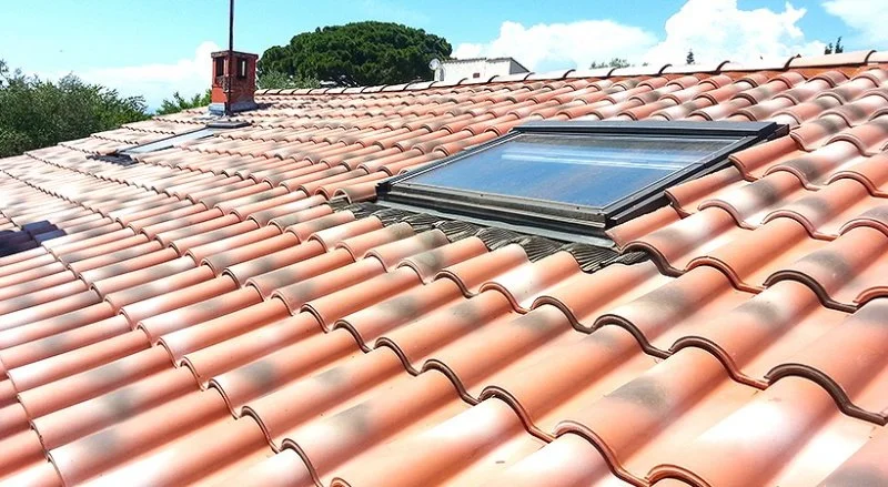 Rénovation de la couverture en tuiles romanes d’une villa à Mougins