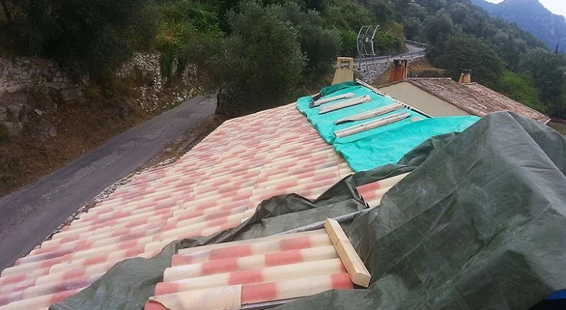 Pose de plaques sous tuiles (PST) sur charpente existante à La Tour-sur-Tinée