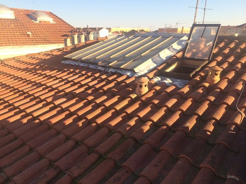 Rénovation d’une toiture en tuile canal à Antibes