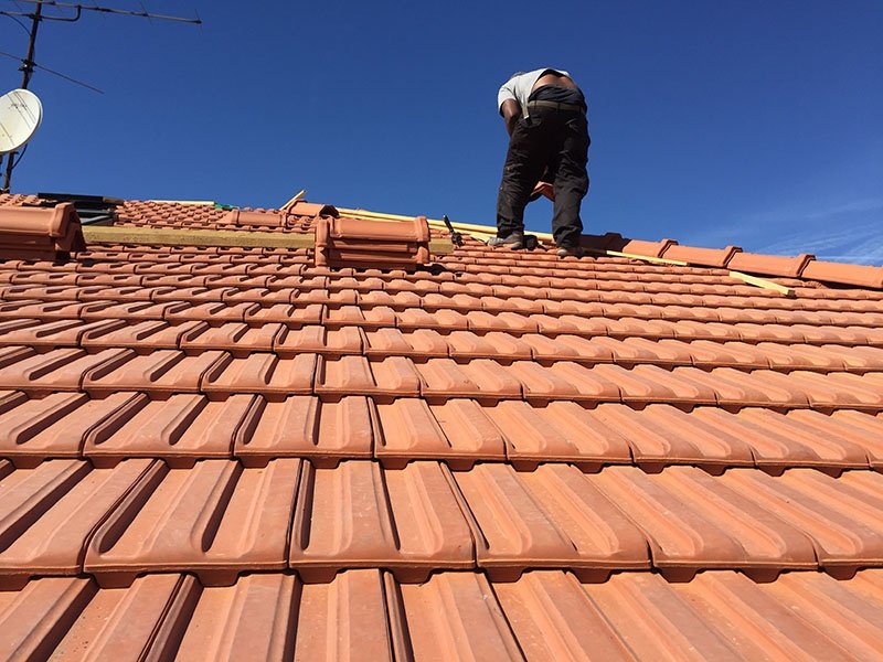 Rénovation de la toiture du Palais Diderot à Nice en tuiles de Marseille