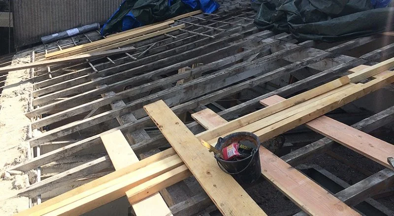 Renforcement d’une charpente traditionnelle avec réalignement