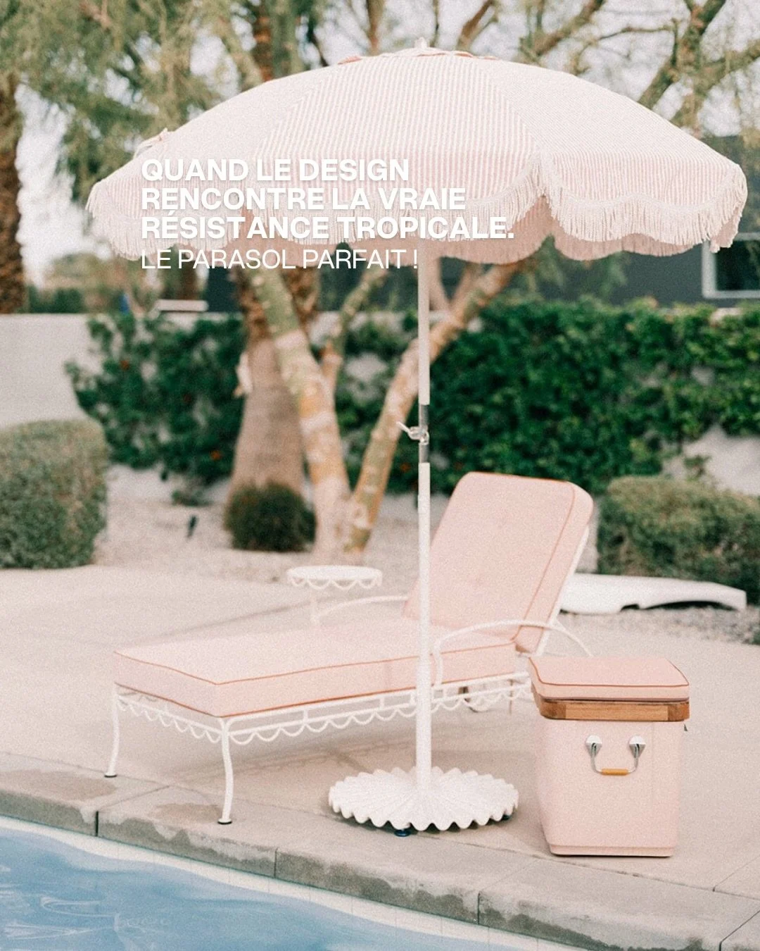 Sous le soleil des tropiques, chaque d&eacute;tail compte.

Le parasol Rio Fringed Umbrella Vintage de @businessandpleasure_co incarne parfaitement cet &eacute;quilibre entre style et performance : une silhouette &eacute;l&eacute;gante, un charme r&e