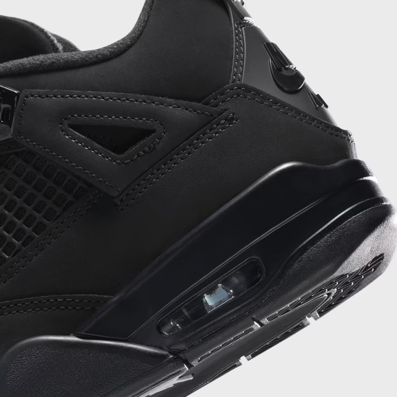 Air Jordan IV – Black Cat